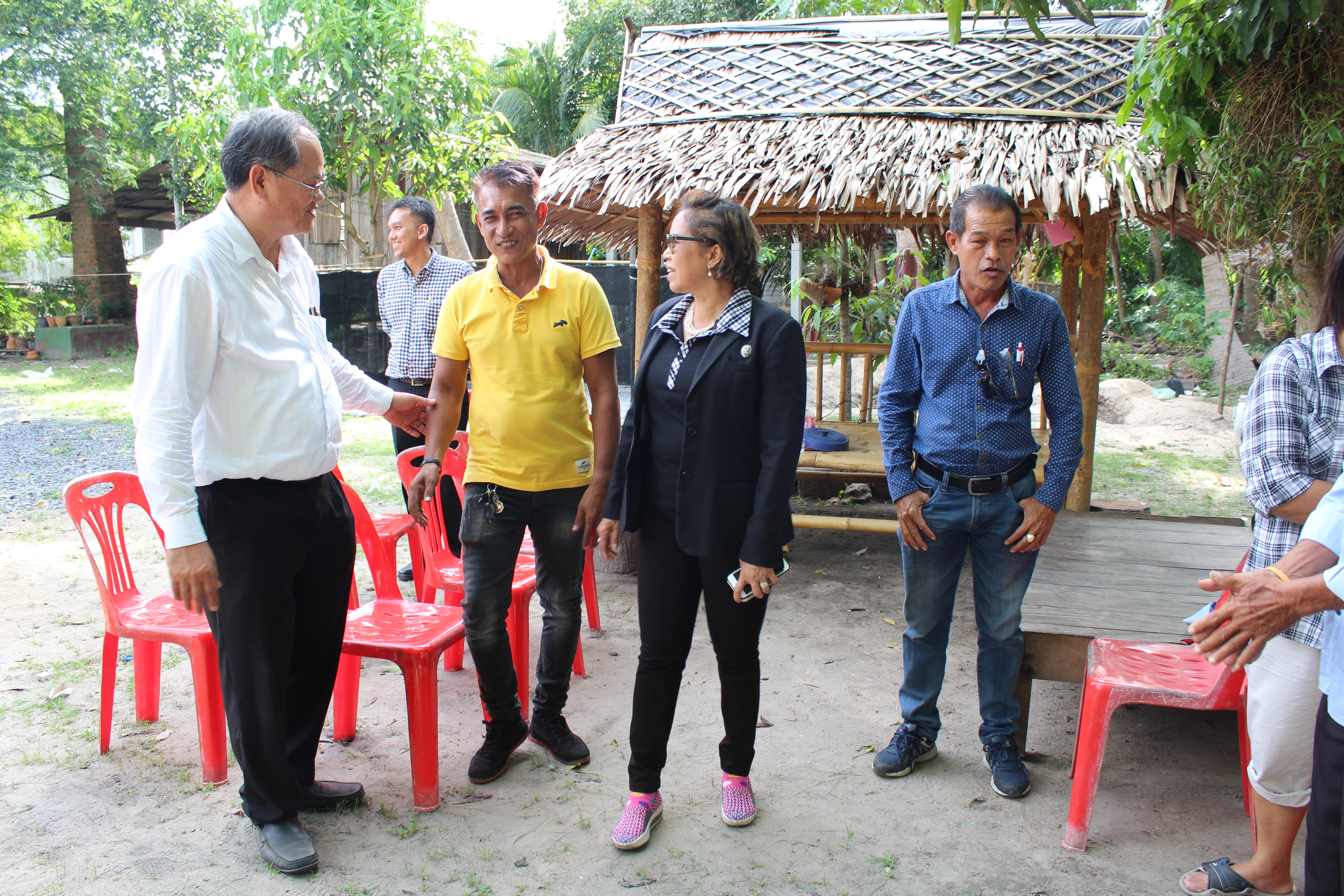 ผู้ตรวจราชการกรมฯ เยี่ยมชมให้กำลังใจกลุ่มอาชีพกองทุนพัฒนาบทบาทสตรี