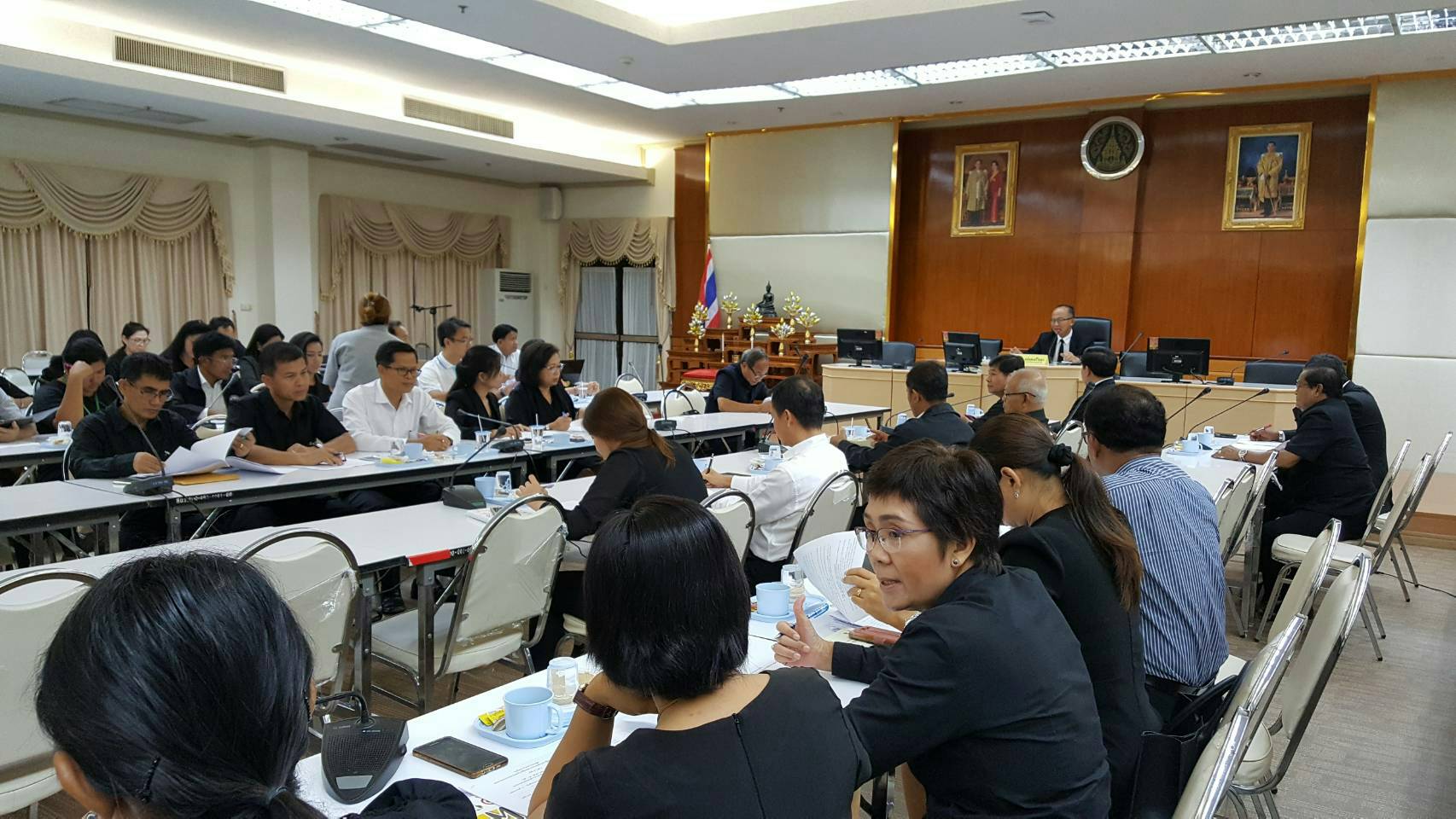 ประชุมคณะกรรมการประสานและขับเคลื่อนนโยบายสานพลังประชารัฐจังหวัดสุราษฎร์ธานี