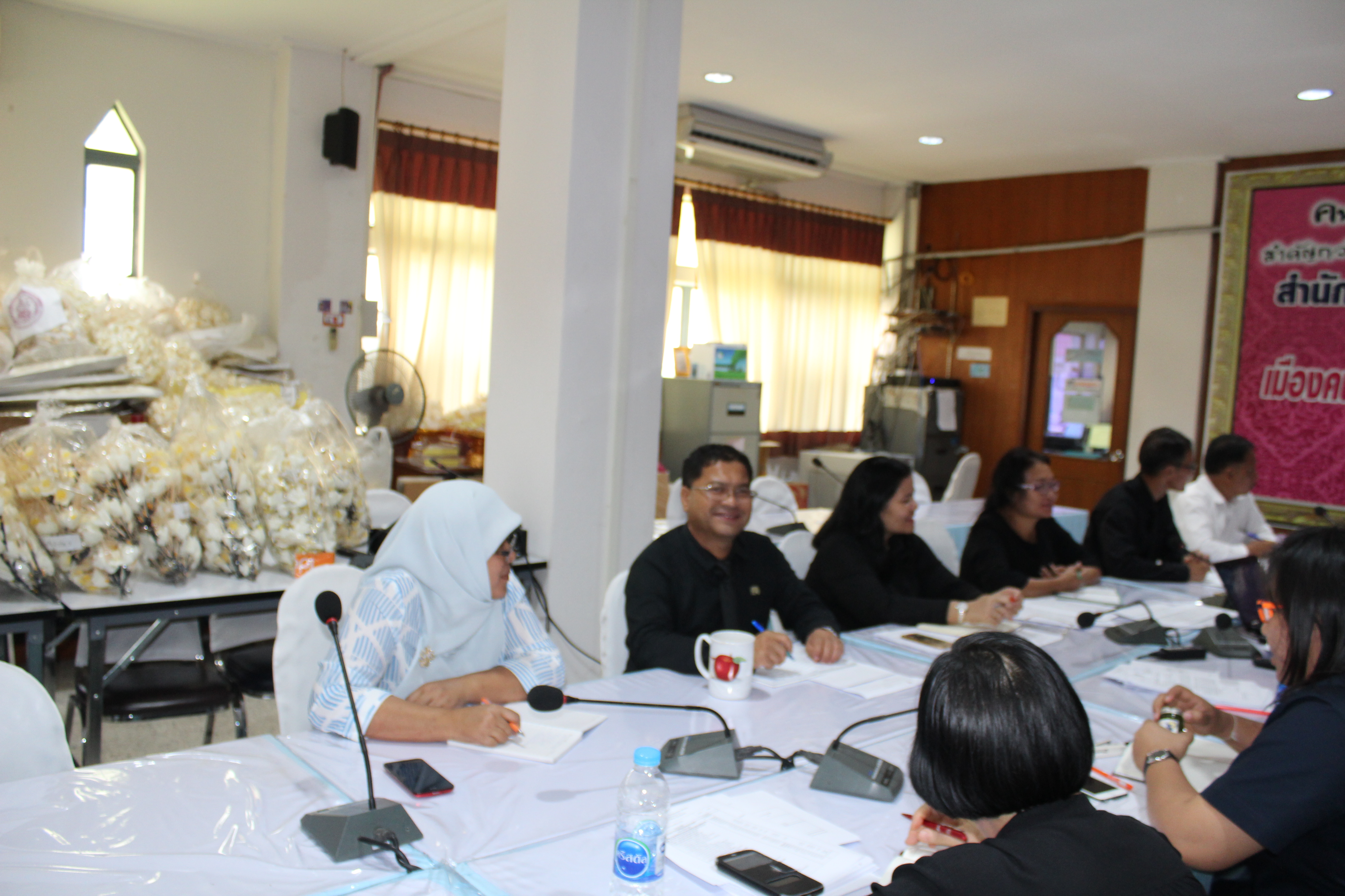 พัฒนาการจังหวัดสุราษฎร์ธานี รประชุมหัวหน้ากลุ่มงาน/ฝ่าย ผู้ช่วยหัวหน้ากลุ่มงาน ในการวางแผนการดำเนินงานกิจกรรม/โครงการตามยุทธศาสตร์กรมการพัฒนาชุมชน ประจำปีงบประมาณ 2561