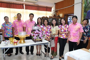 11 เมษายน 2561  รดน้ำ อวยพร เนื่องในวันสงกรานต์ 2561