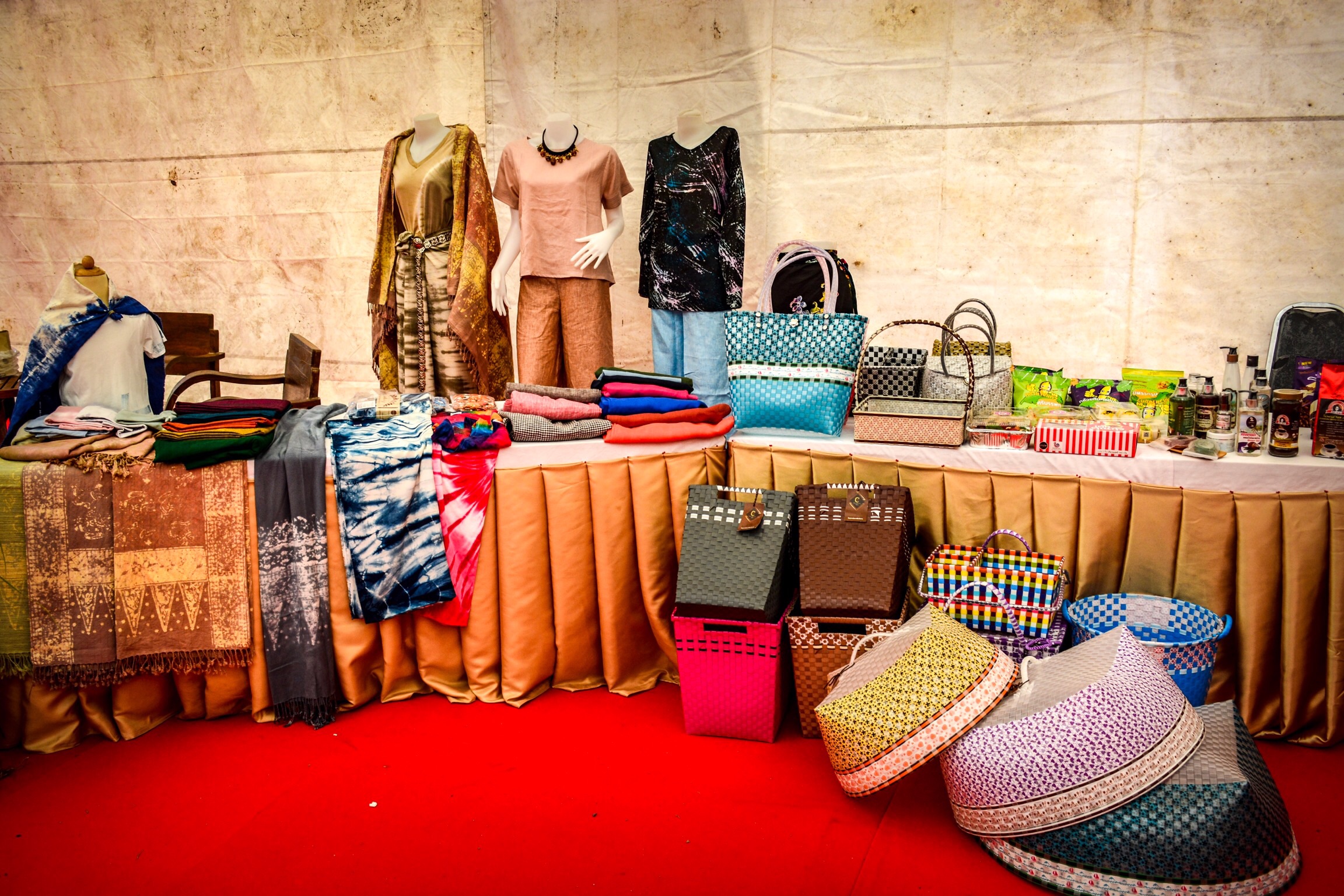 ส่งเสริมการพัฒนาเครือข่ายผลิตภัณฑ์ชุมชน