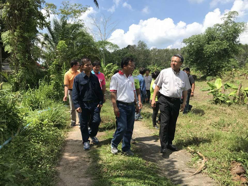 ผู้ว่าราชการจังหวัดสุราษฎร์ธานี เยี่ยมหมู่บ้านเศรษฐกิจพอเพียงบ้านหนองผักหนาม