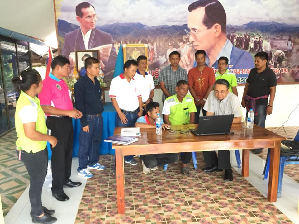 ผู้ว่าราชการจังหวัดสุราษฎร์ธานี เยี่ยมหมู่บ้านเศรษฐกิจพอเพียงบ้านหนองผักหนาม