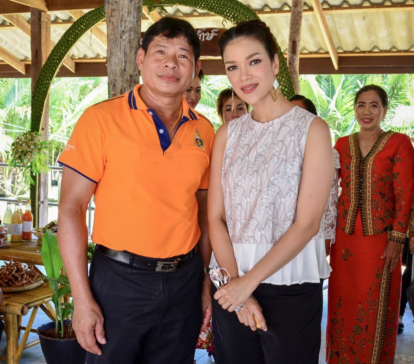 รายการนารีกระจ่าง ถ่ายทอดสด ณ ตลาดประชารัฐบางใบไม้