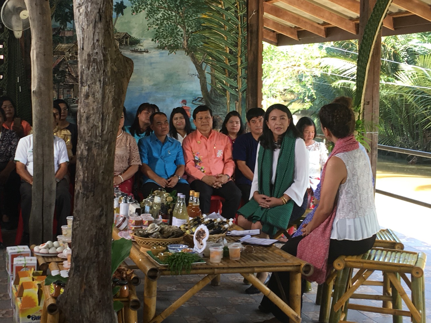 รายการนารีกระจ่าง ถ่ายทอดสด ณ ตลาดประชารัฐบางใบไม้