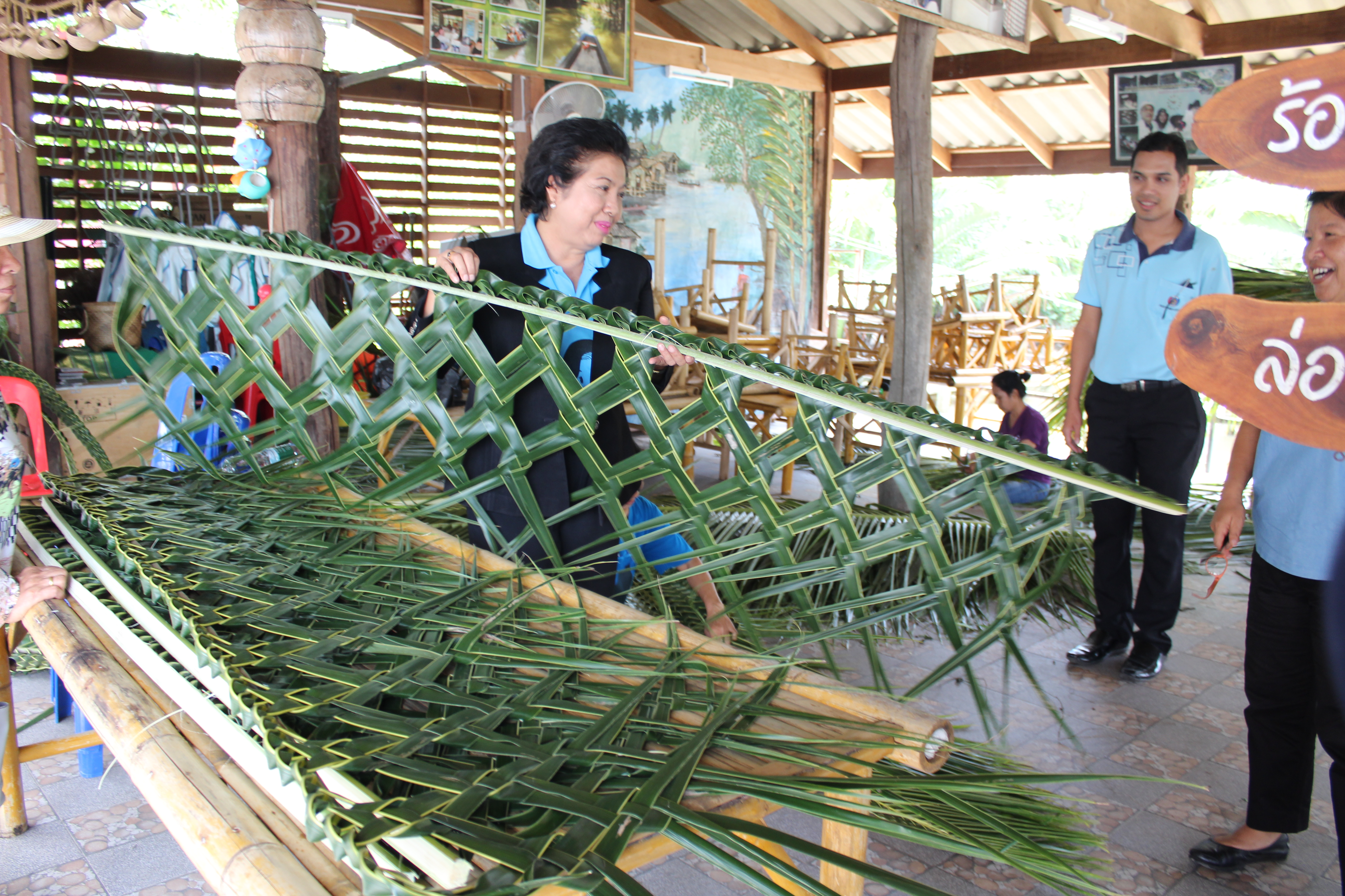ผู้ตรวจกระทรวงมหาดไทยเยี่ยมชุมชนท่องเที่ยว OTOP นวัตวิถีตำบลบางใบไม้