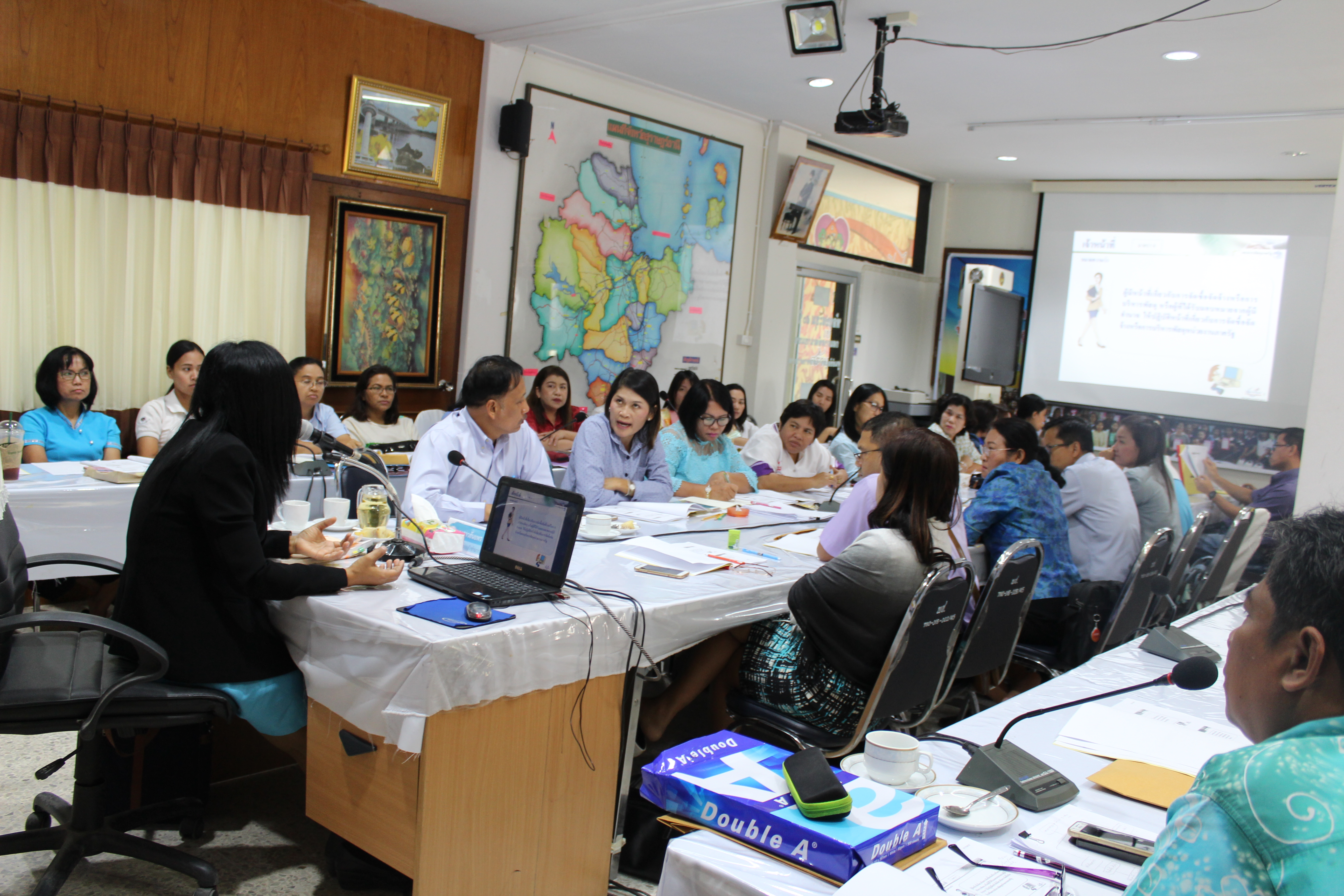 สำนักงานพัฒนาชุมชนจังหวัดสุราษฎร์ธานี จัดประชุมทบทวนการจัดซื้อจัดจ้างภาครัฐฯ ประจำปี 2561