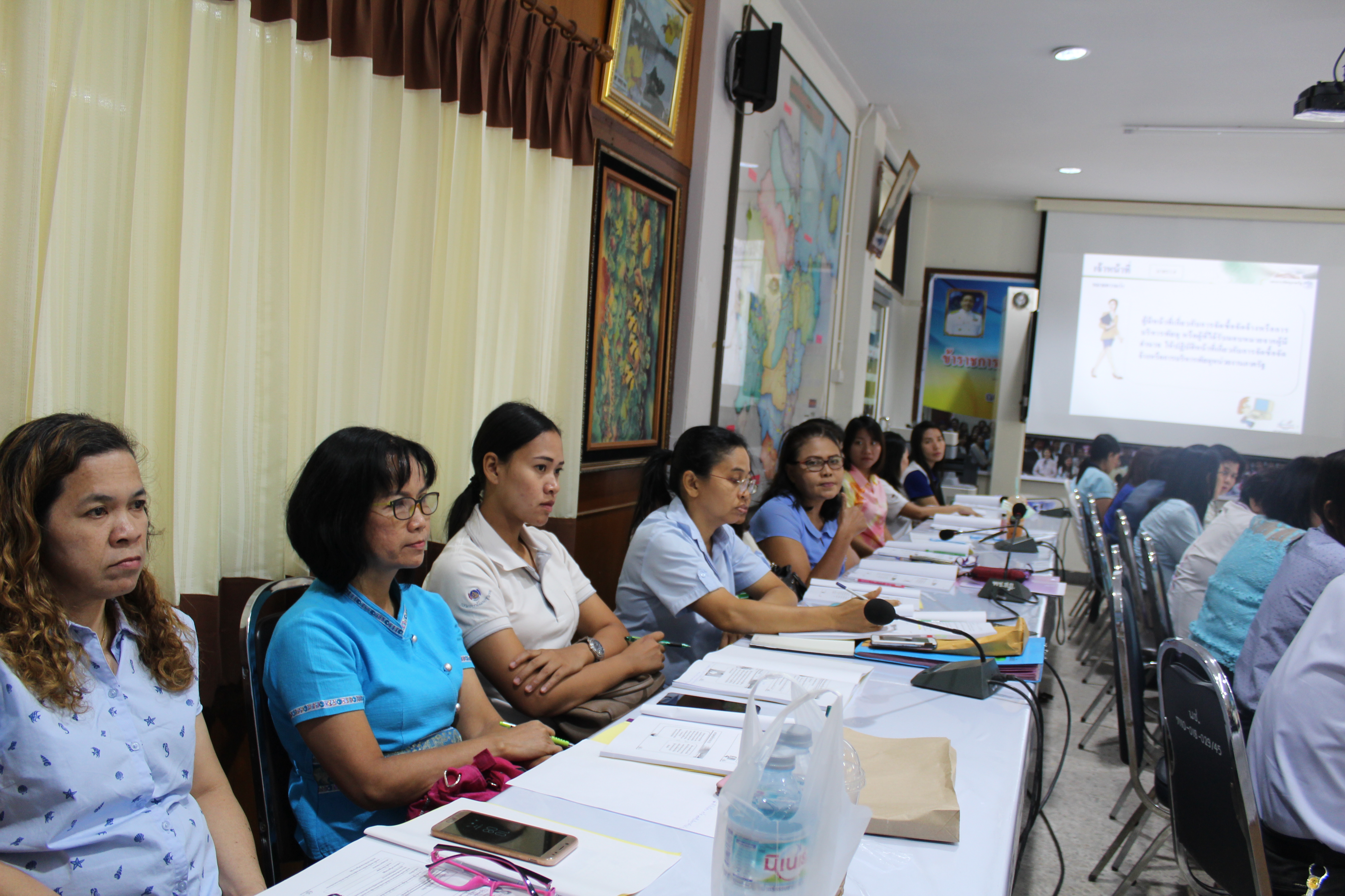 สำนักงานพัฒนาชุมชนจังหวัดสุราษฎร์ธานี จัดประชุมทบทวนการจัดซื้อจัดจ้างภาครัฐฯ ประจำปี 2561