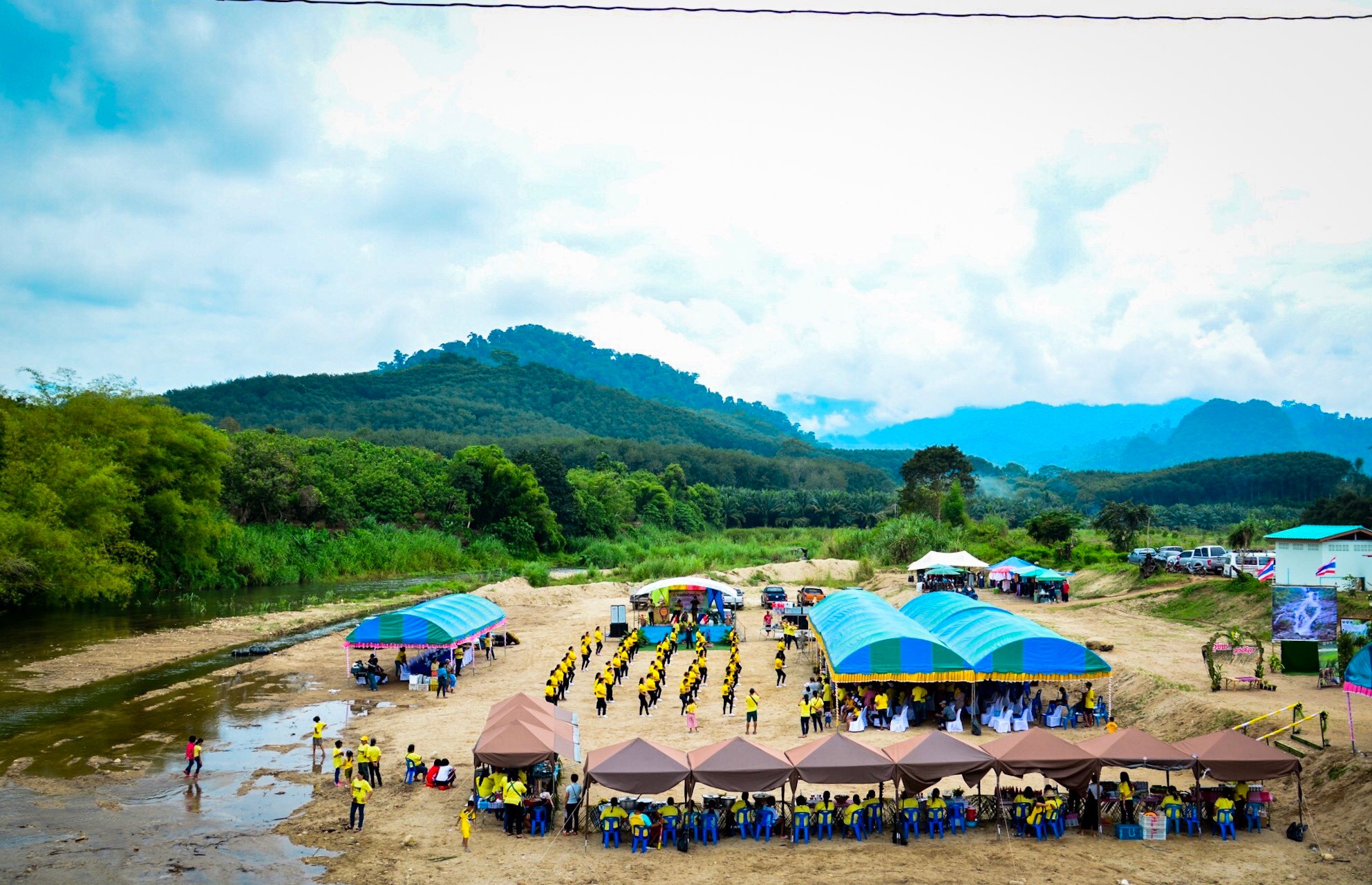 กิจกรรมการเปิดตัว หมู่บ้านท่องเที่ยว OTOP นวัตวิถีบ้านวังศิลาดิเรกสาร อำเภอบ้านนาสาร จังหวัดสุราษฎร์ธานี