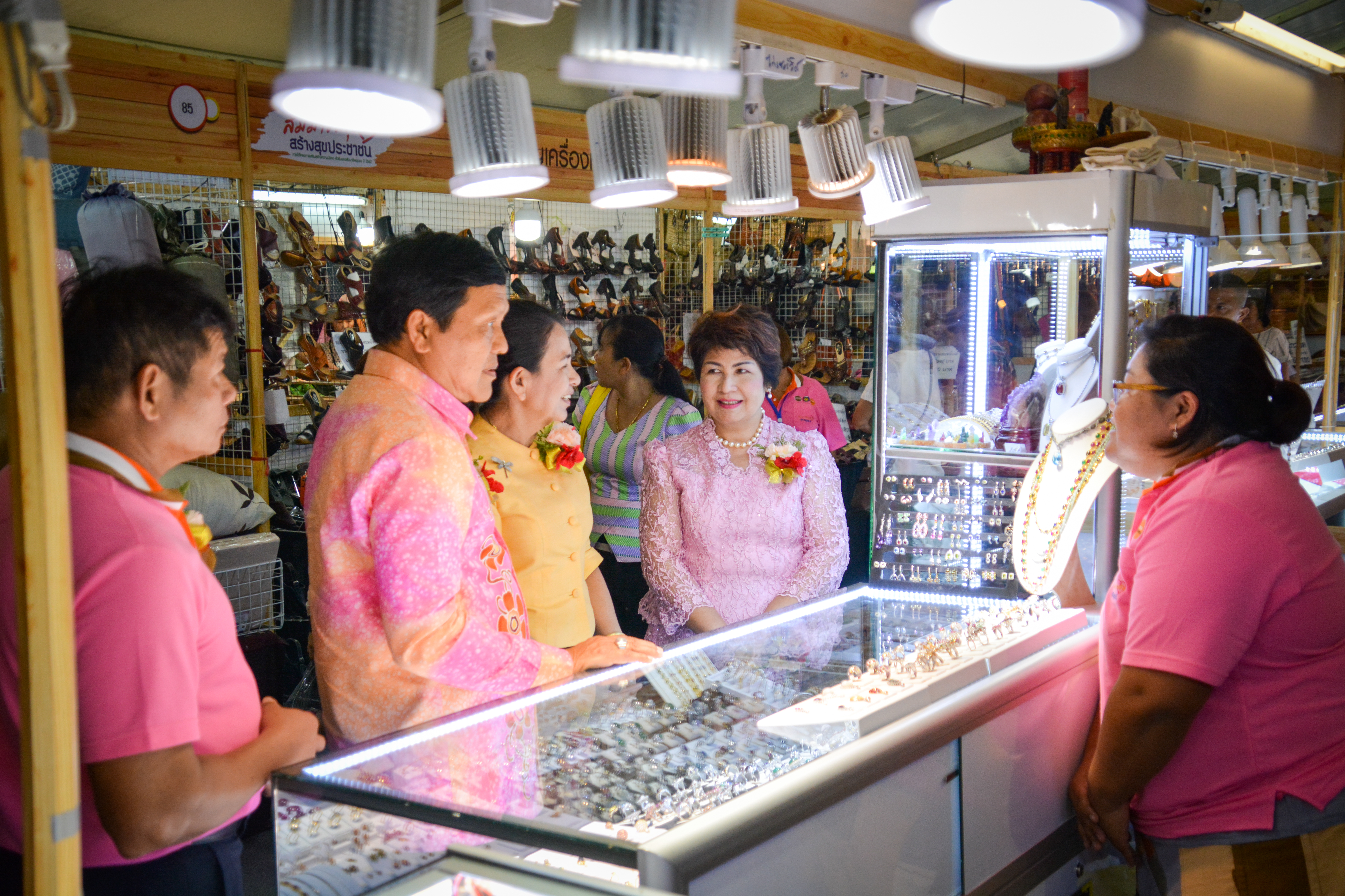 สัมมาชีพชุมชน สร้างสุขประชาชน จังหวัดสุราษฎร์ธานี