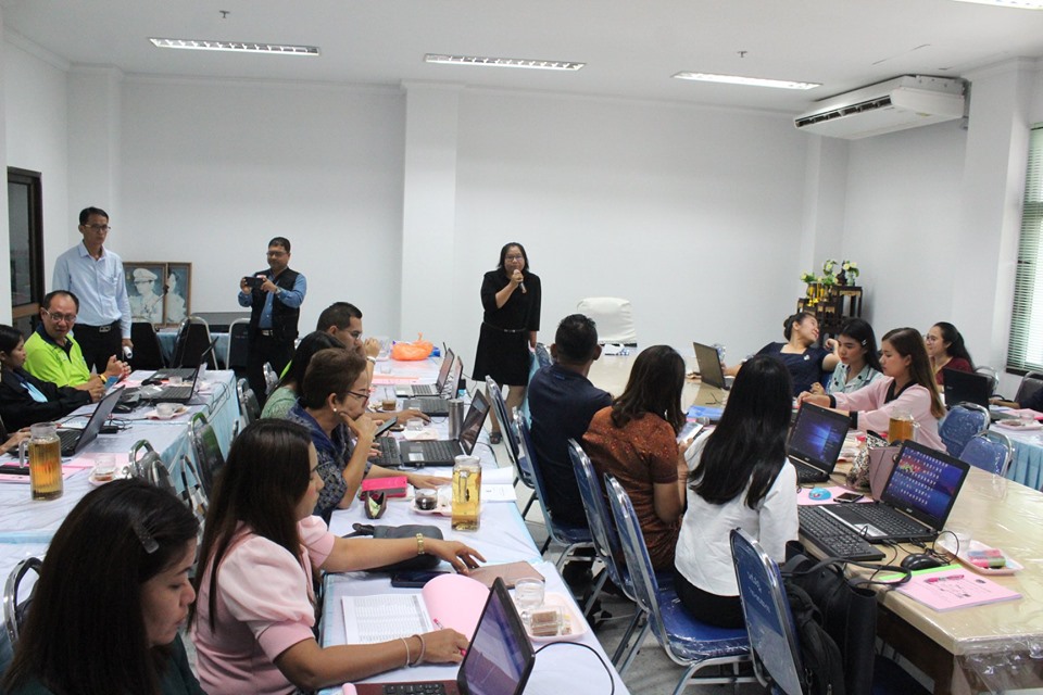 การพัฒนาศักยภาพเจ้าหน้าที่พัฒนาชุมชนด้านการประชาสัมพันธ์กิจกรรมพัฒนาชุมชน