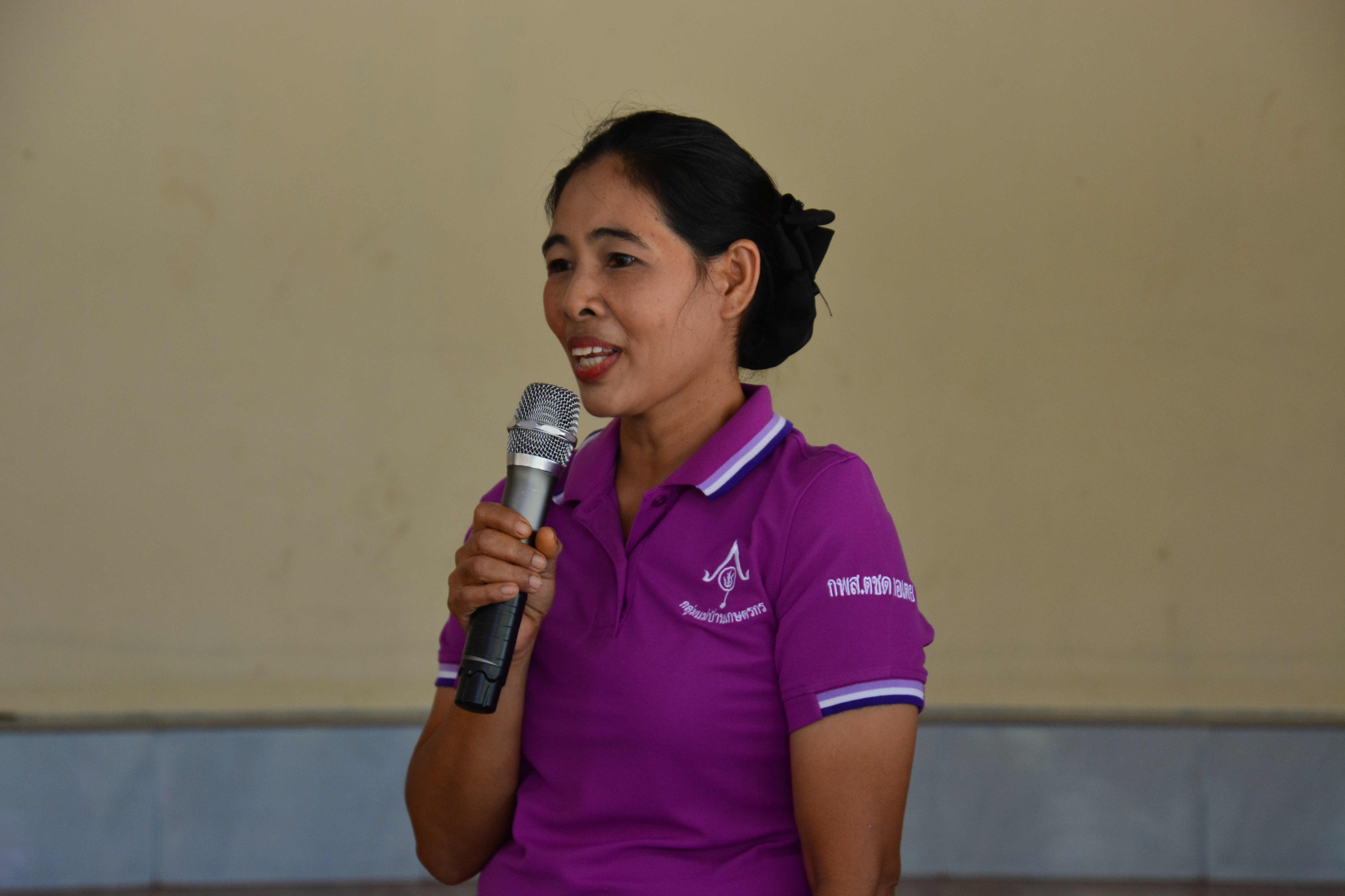 ผู้ว่าราชการจังหวัดสุราษฎร์ธานีตรวจเยี่ยมให้กำลังใจกลุ่มสัมมาชีพชุมชน