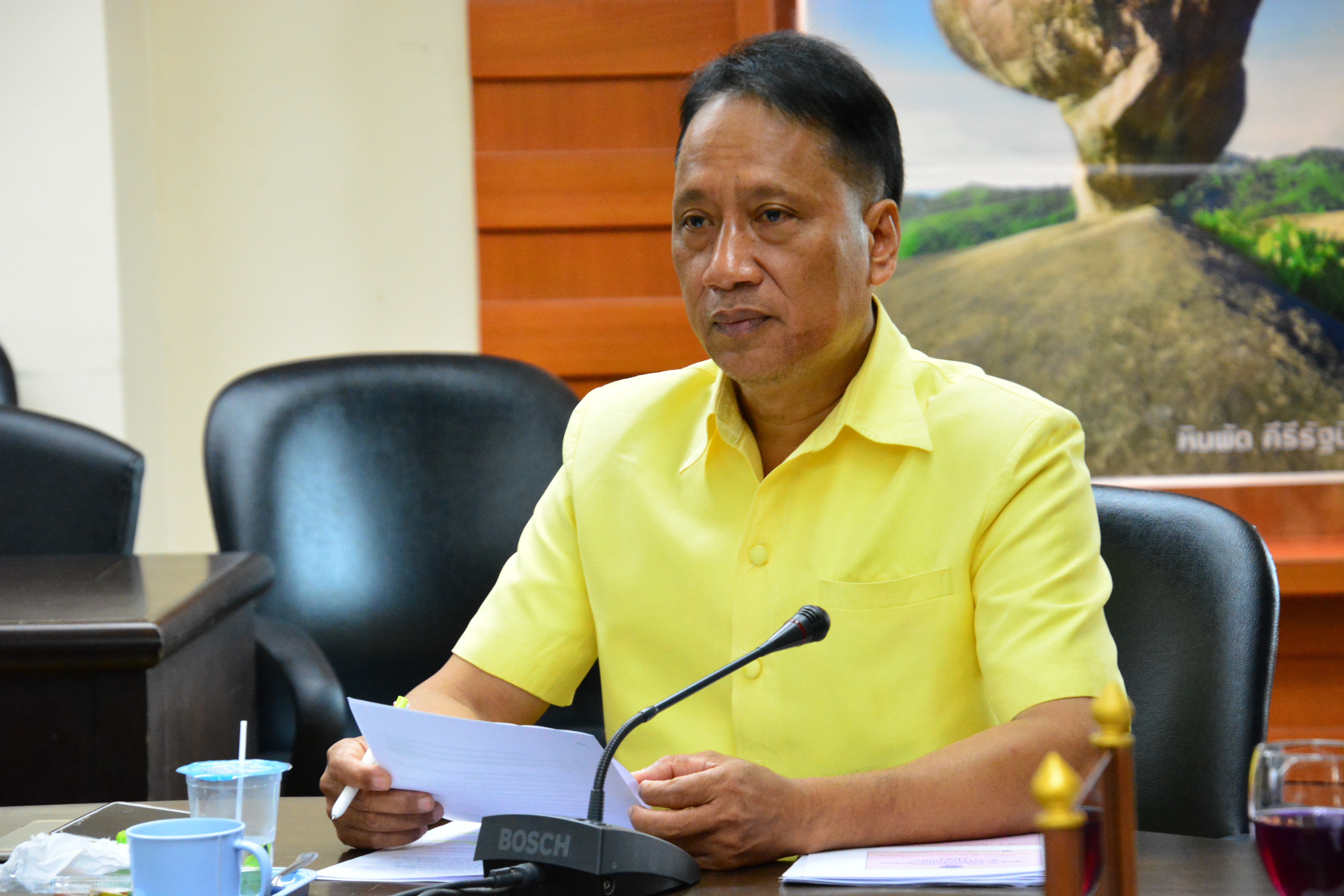 “สืบสาน อนุรักษ์ศิลป์ผ้าถิ่นไทย ดำรงไว้ในเเผ่นดิน”