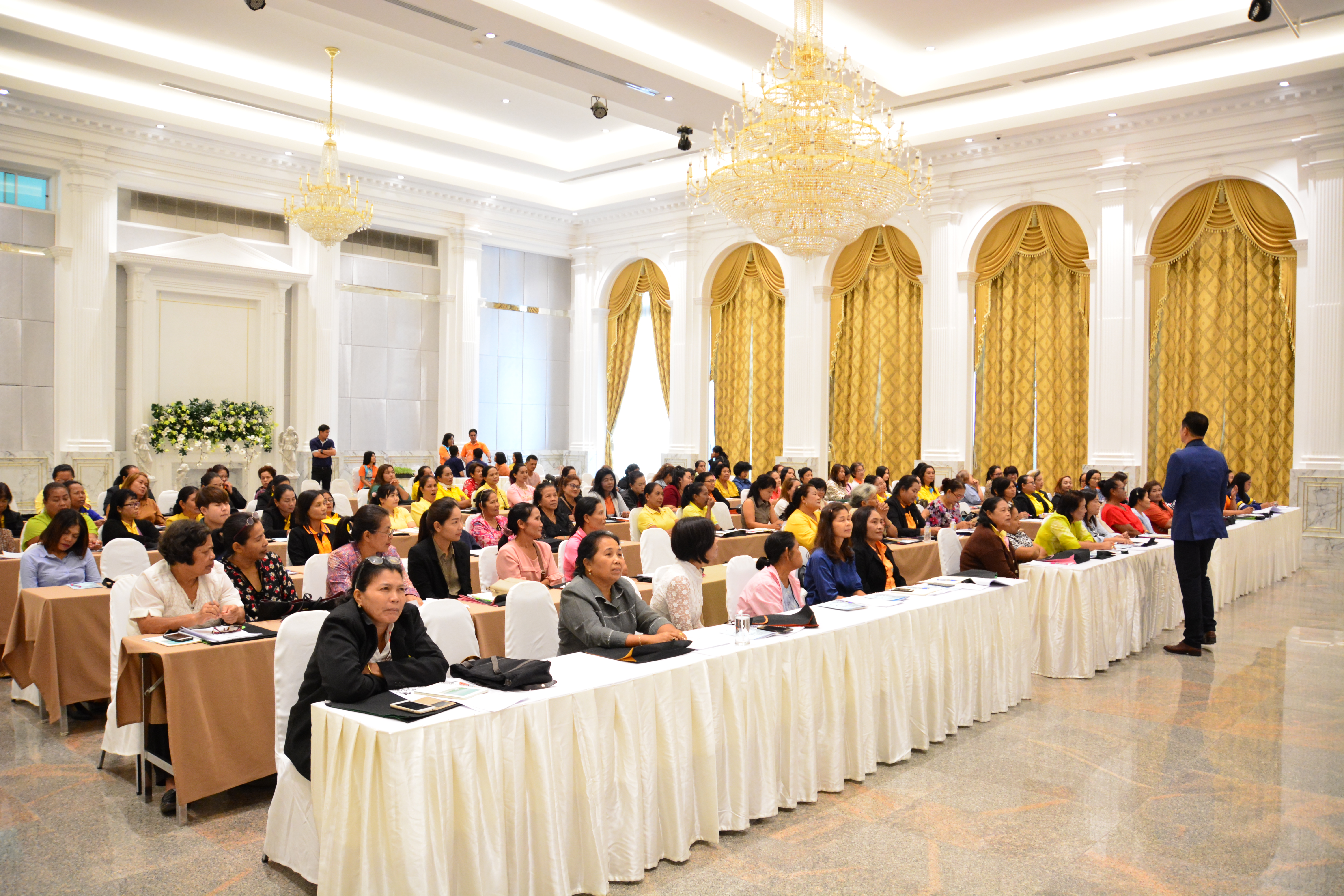 ประชุมเชิงปฏิบัติการเสริมทักษะอาชีพสตรี