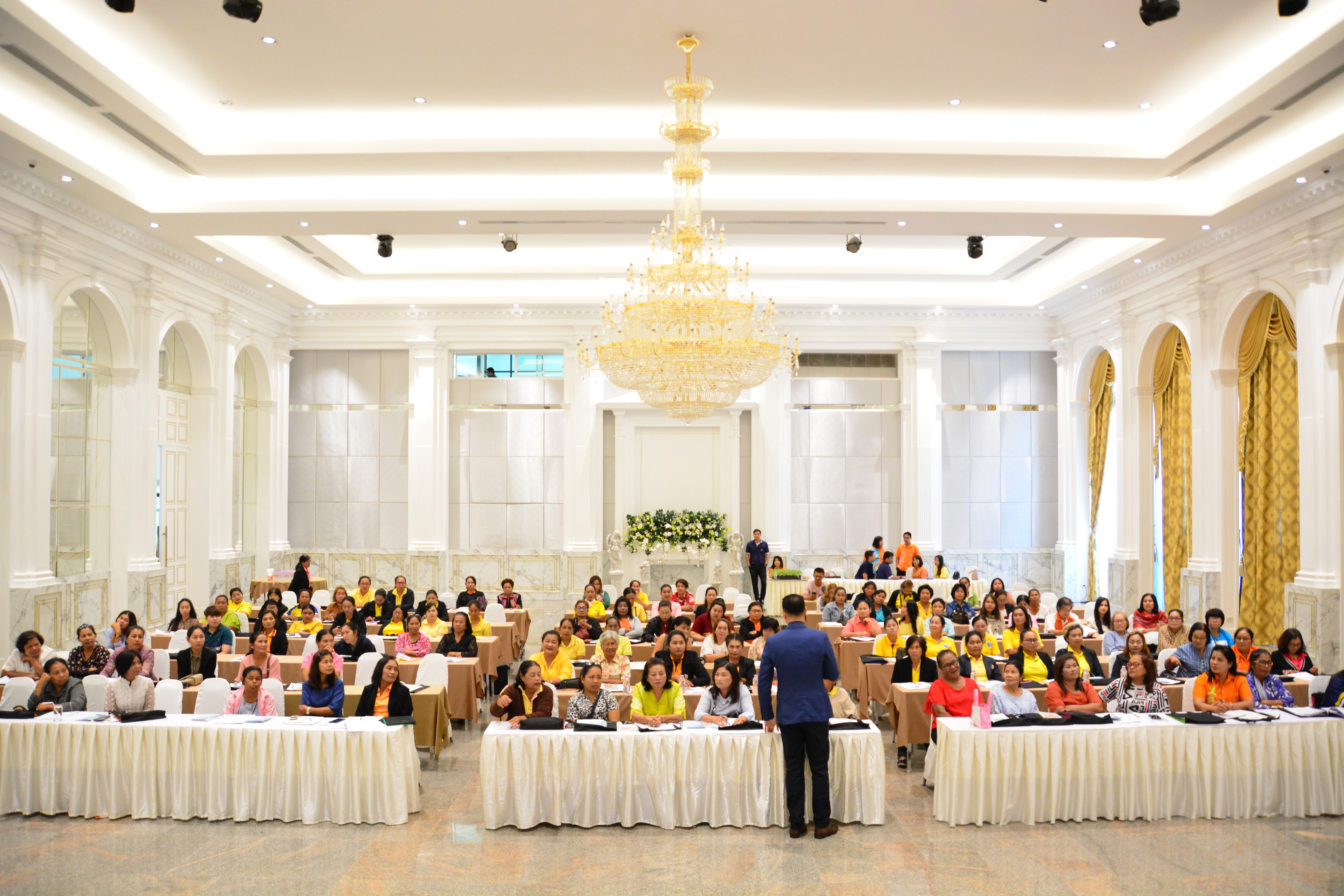 ประชุมเชิงปฏิบัติการเสริมทักษะอาชีพสตรี