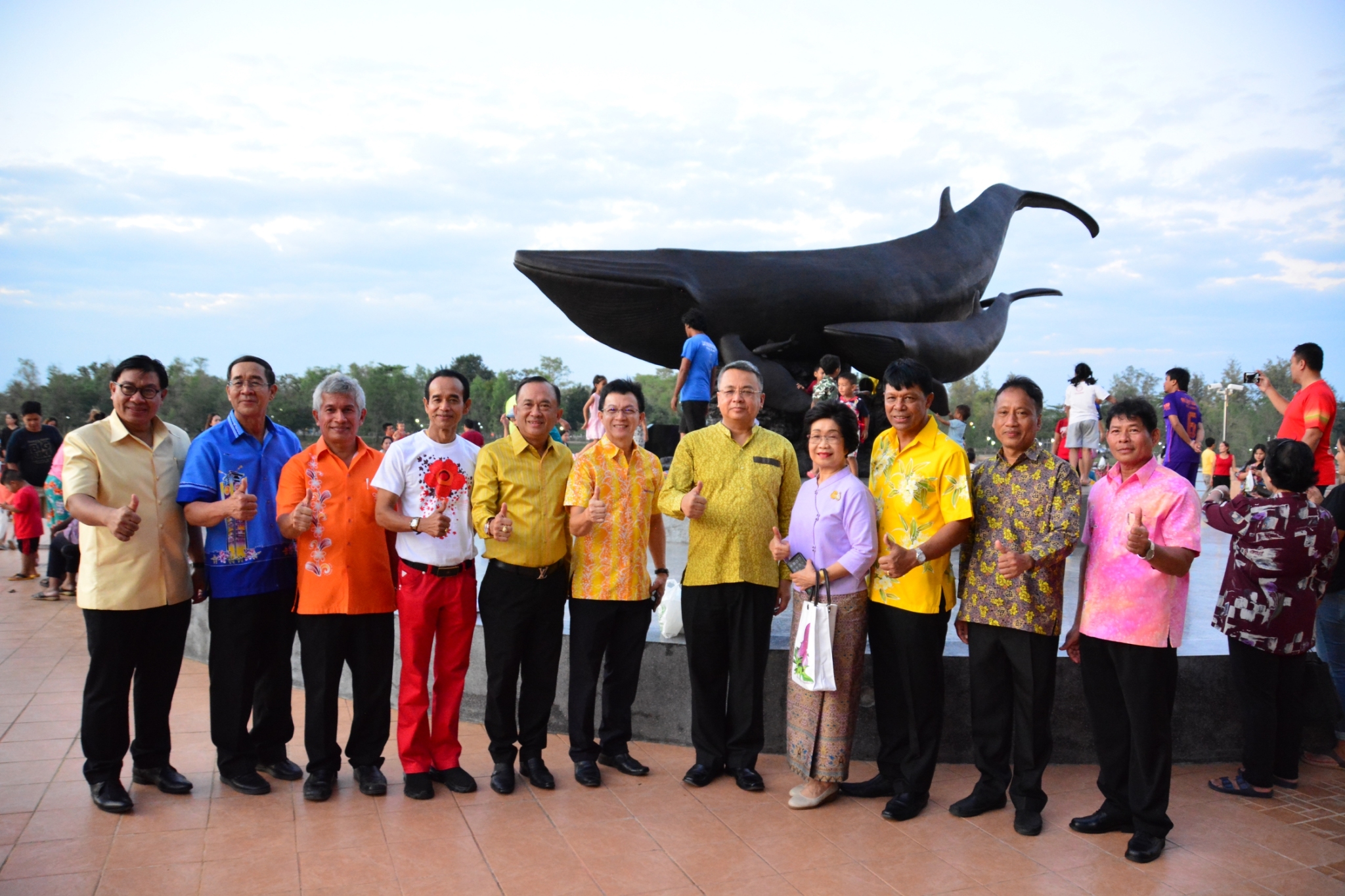 kick off กิจกรรมเดิน กิน ชิม เที่ยว “ตลาดน้ำบ้านดอน” ถนนหน้าเมือง จังหวัดสุราษฎร์ธานี