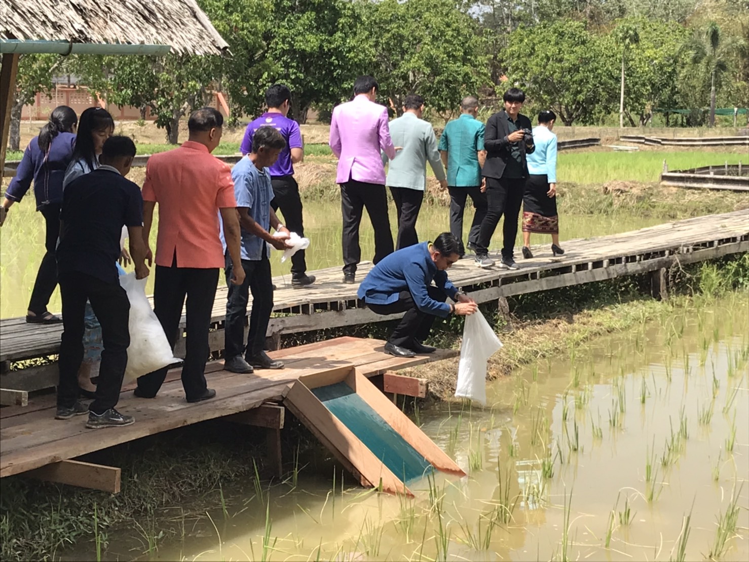 พัฒนาชุมชนจังหวัดสุราษฎร์ธานี ร่วมพิธีเปิดอาคารหอพัก 12 นักษัตร