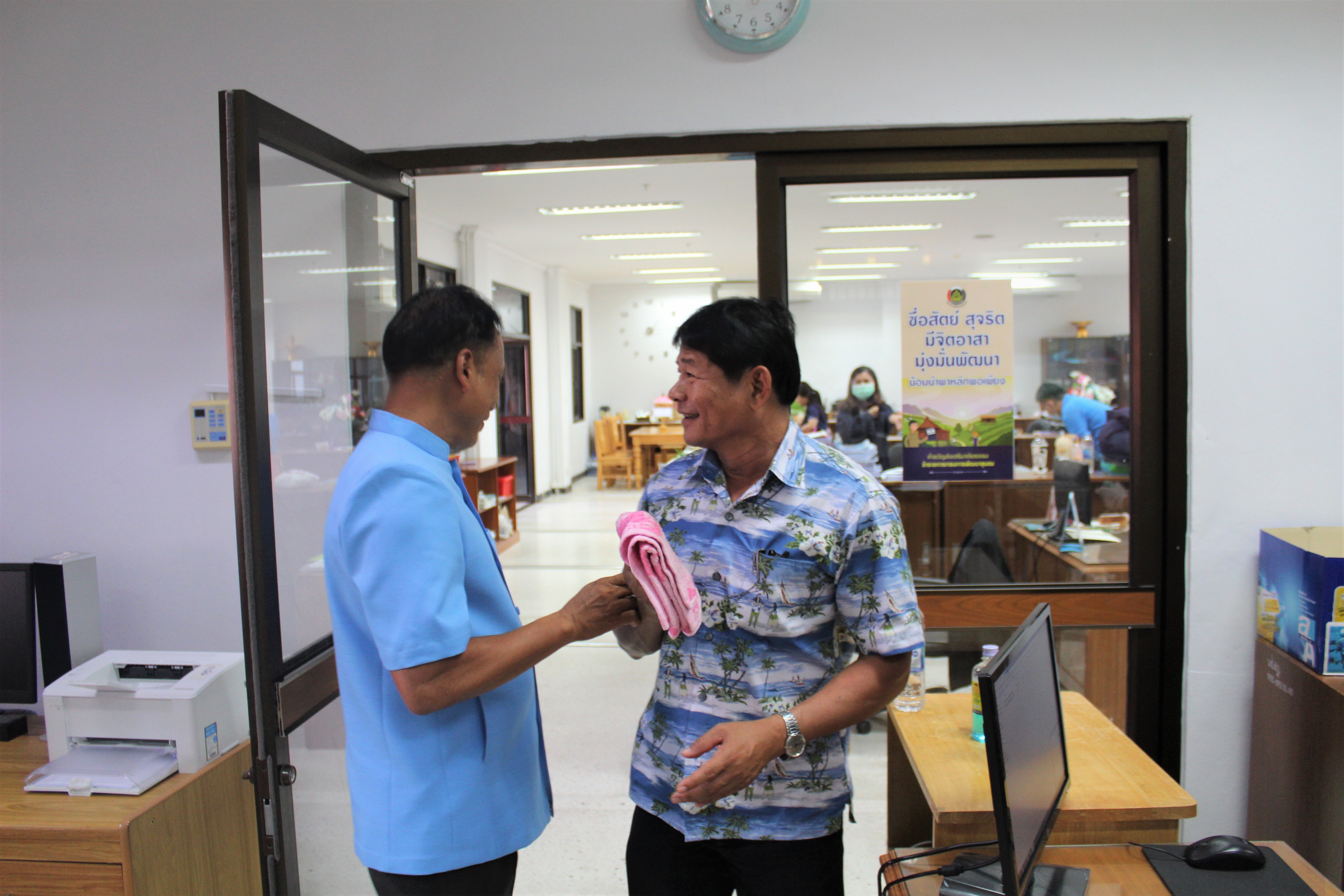 ผู้ว่า…..ห่วงใยเจ้าหน้าที่ จัด Big clening day