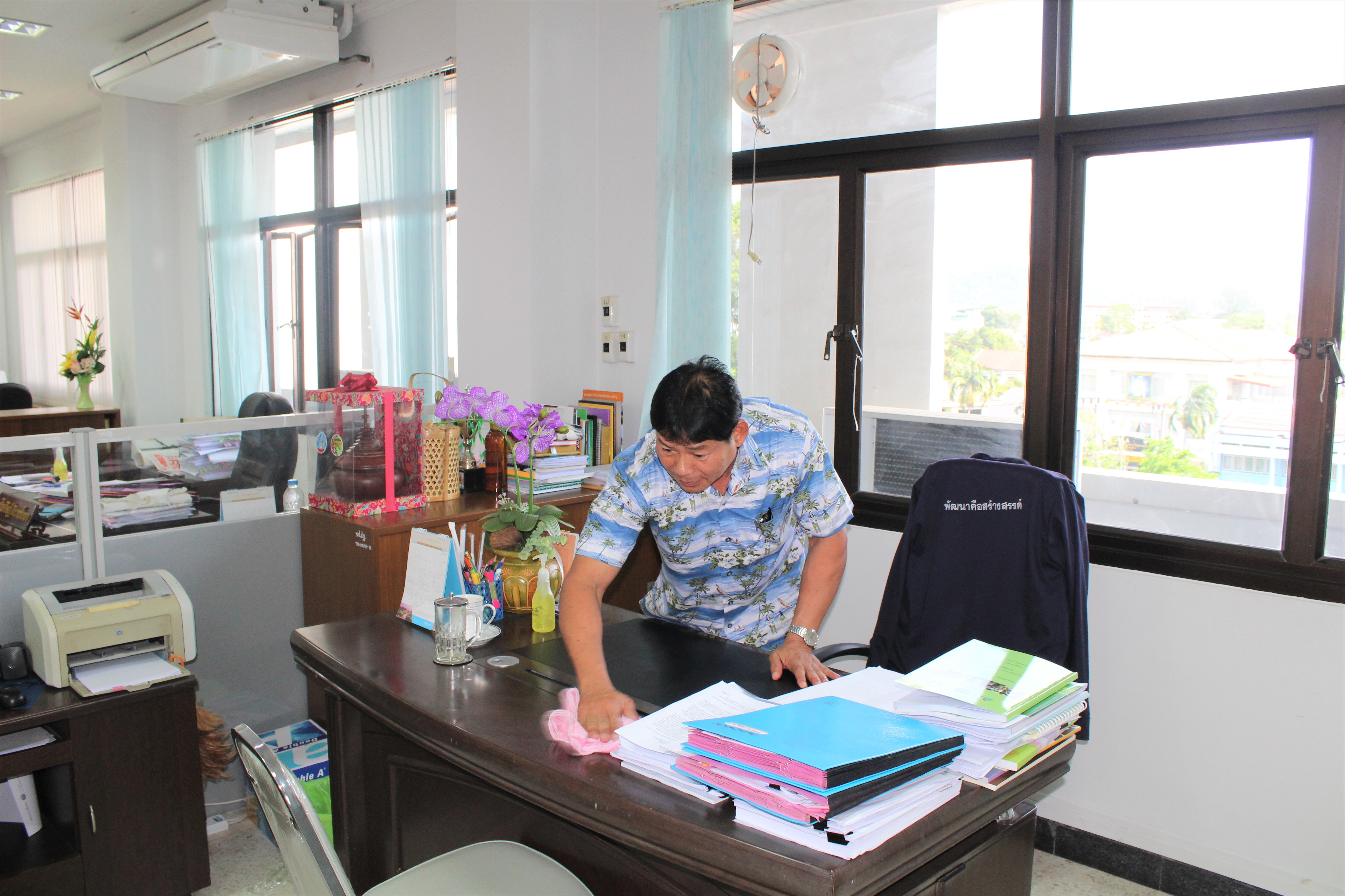 ผู้ว่า…..ห่วงใยเจ้าหน้าที่ จัด Big clening day