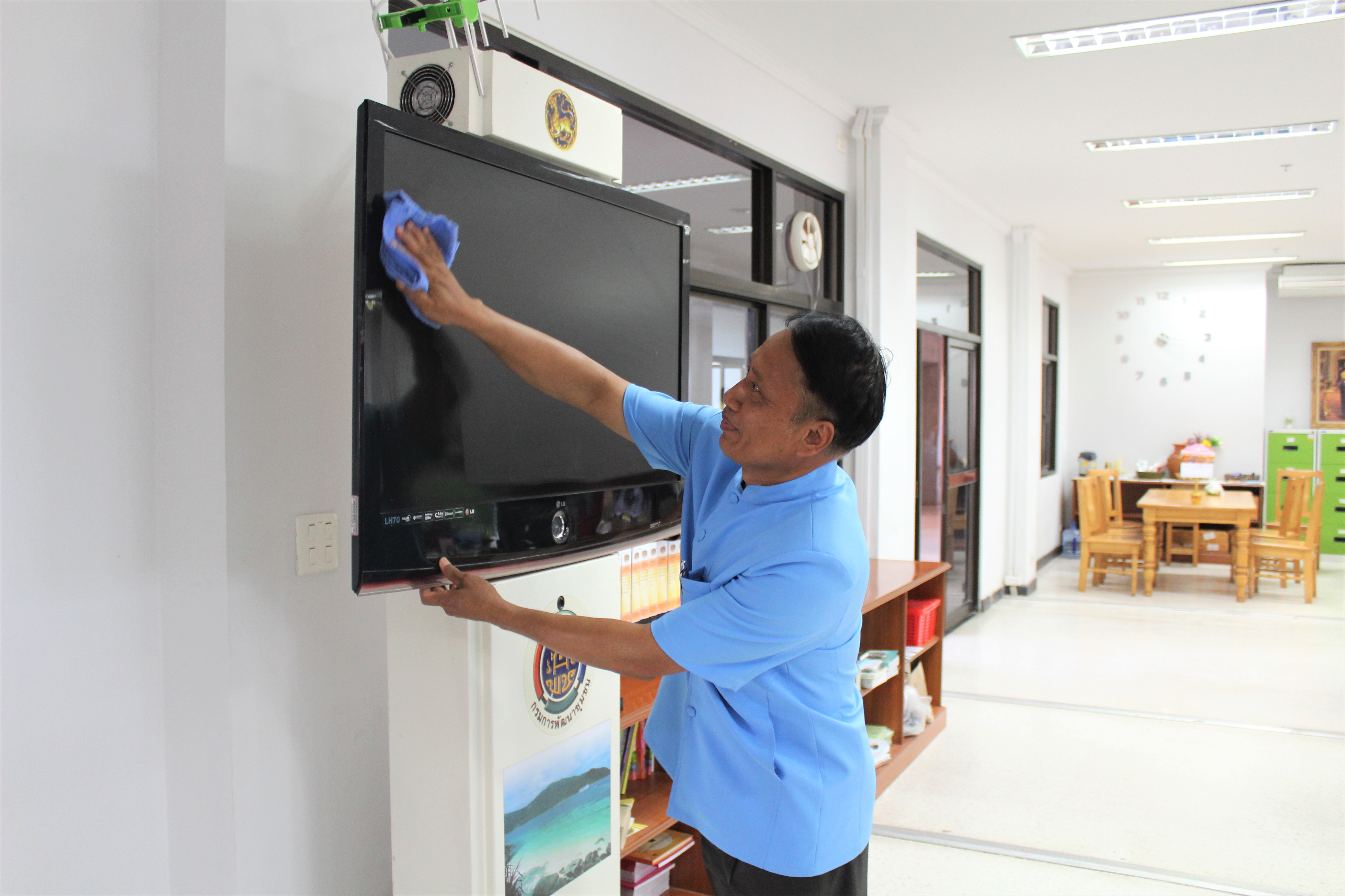 ผู้ว่า…..ห่วงใยเจ้าหน้าที่ จัด Big clening day