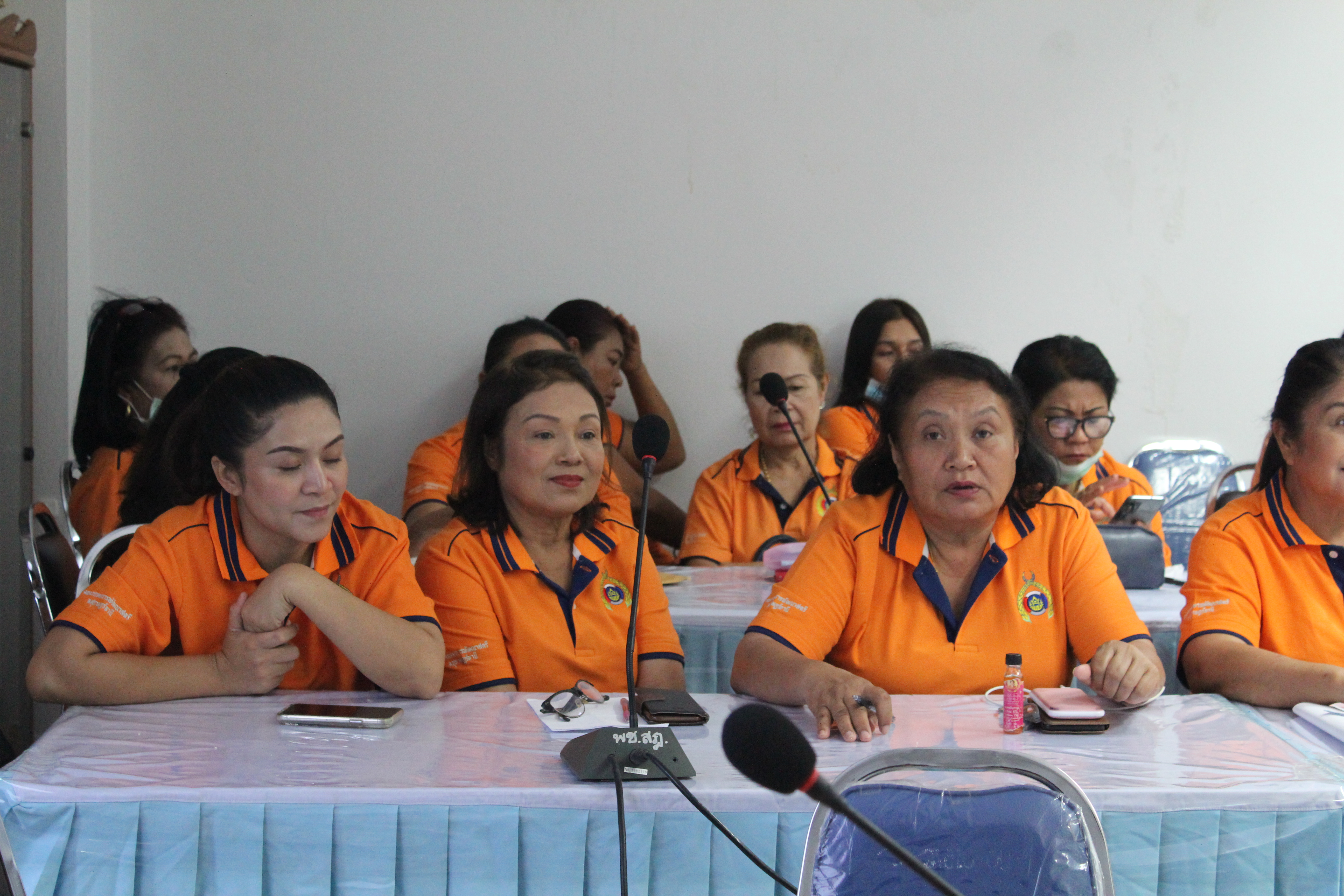 สาวสุราษฎร์  เฮ…….. พร้อมรับทุนหนุนเสริมอาชีพ