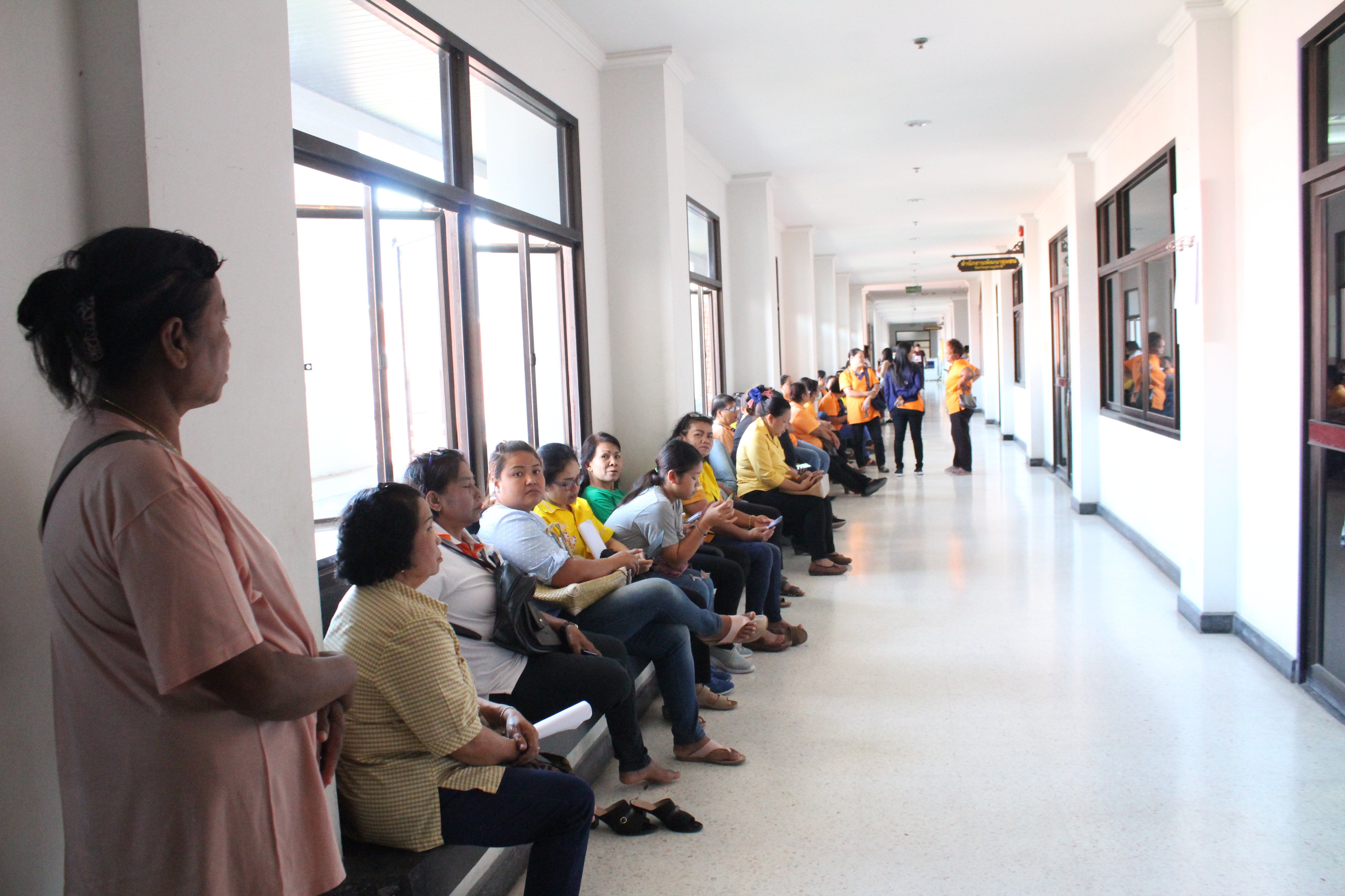 สาวสุราษฎร์  เฮ…….. พร้อมรับทุนหนุนเสริมอาชีพ