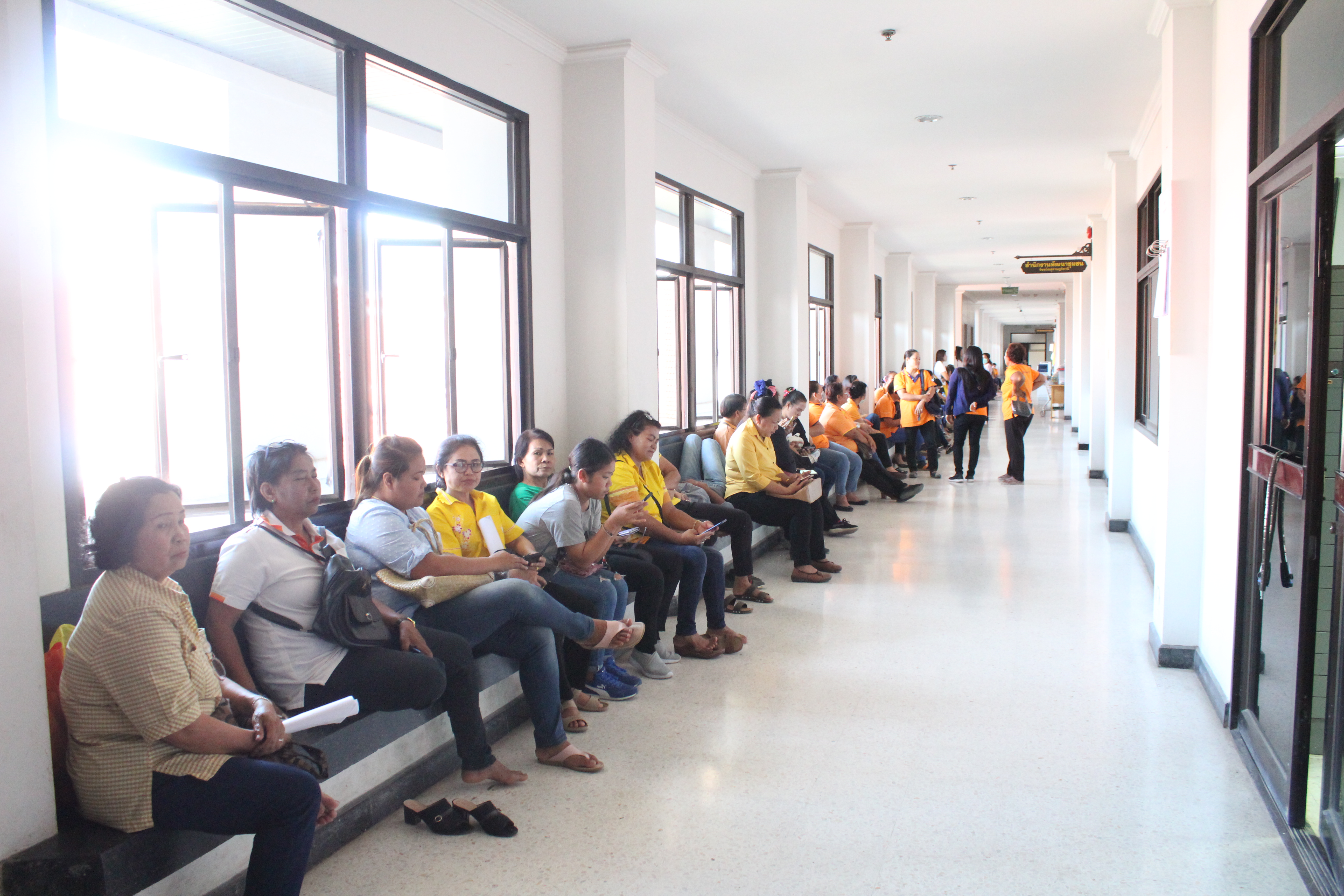 สาวสุราษฎร์  เฮ…….. พร้อมรับทุนหนุนเสริมอาชีพ