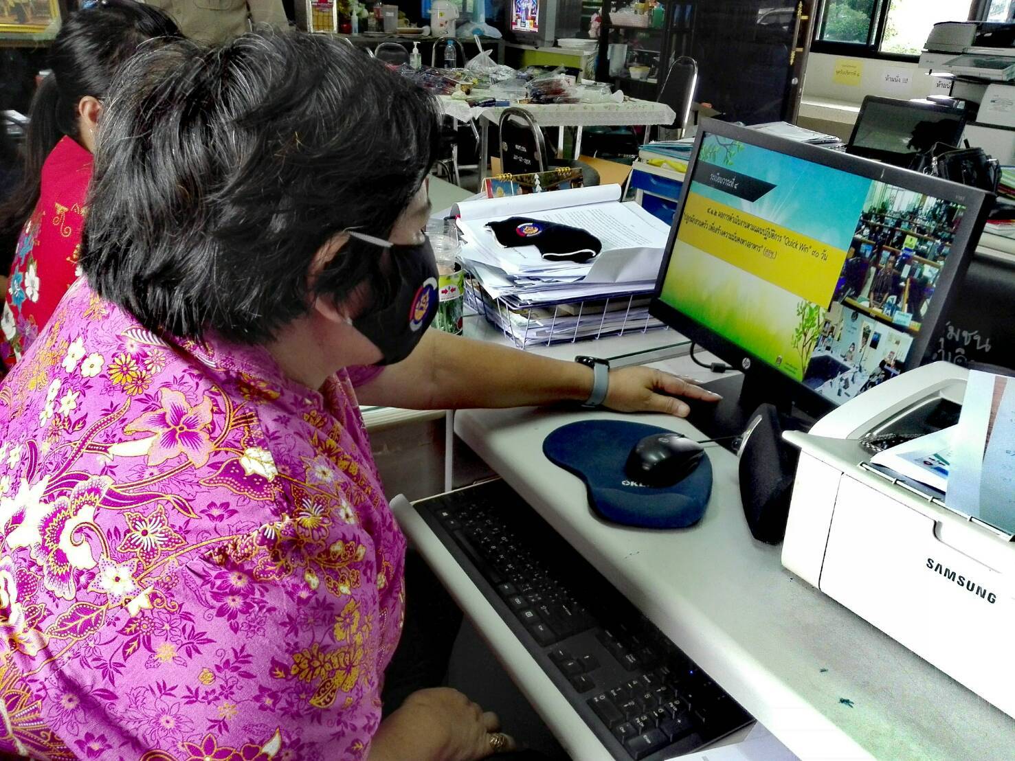 พช.สุราษฎร์ธานี  ร่วมรับฟังการประชุมกรมการพัฒนาชุมชน ครั้งที่ 4/2563 ผ่านระบบประชุมทางไกล (Video Conference) และระบบ TVพช.