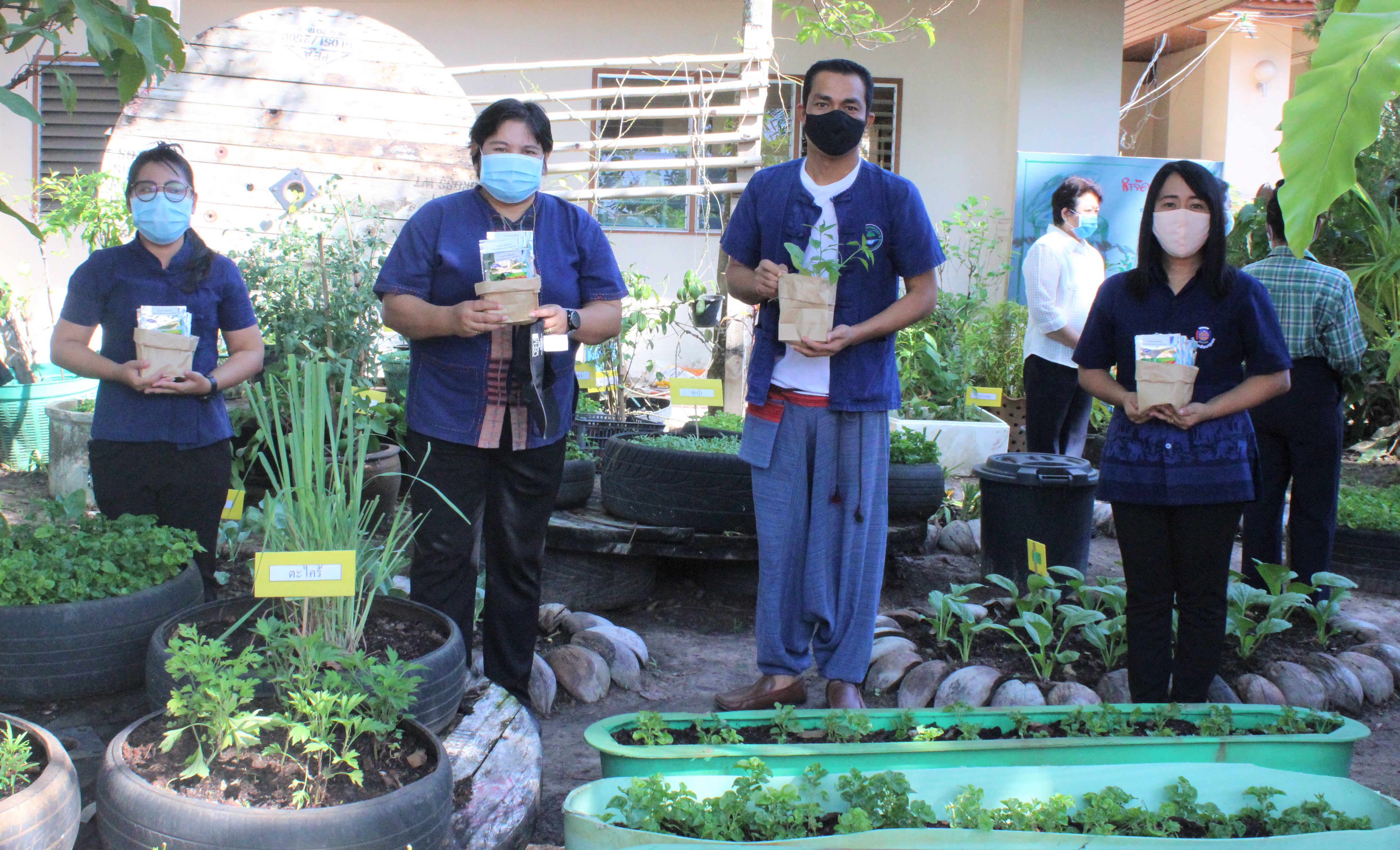 เปิดปฏิบัติการ QUICK WIN 90 วัน “ปลูกผักสวนครัว” เพื่อสร้างความมั่นคงทางอาหาร ต้านภัยวิกฤต ต่อสู้ COVID 19 ด้วยการร่วมกันปลูกผักสวนครัว