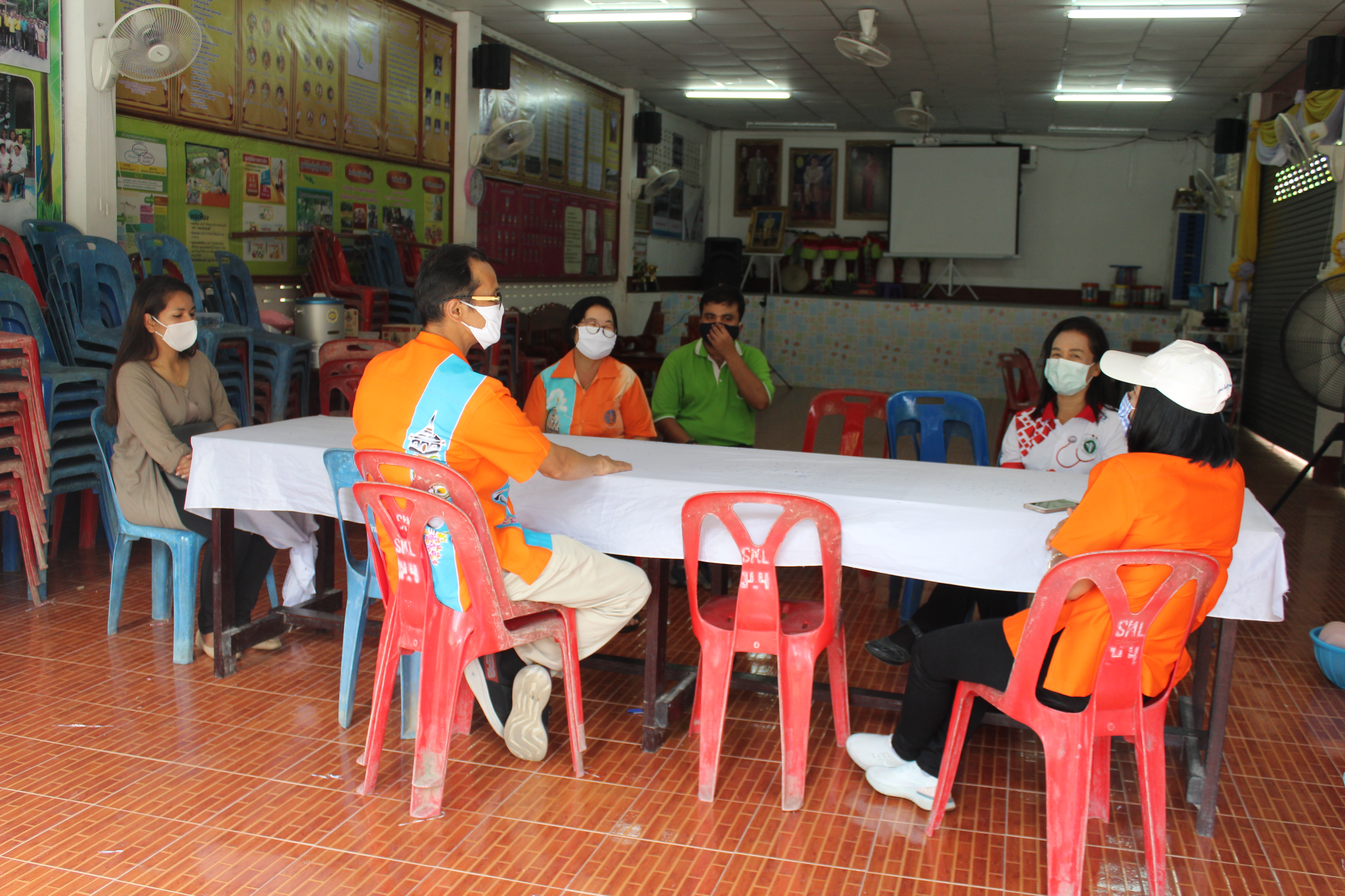 สร้างกำลังใจ พร้อมเดินไปด้วยกัน