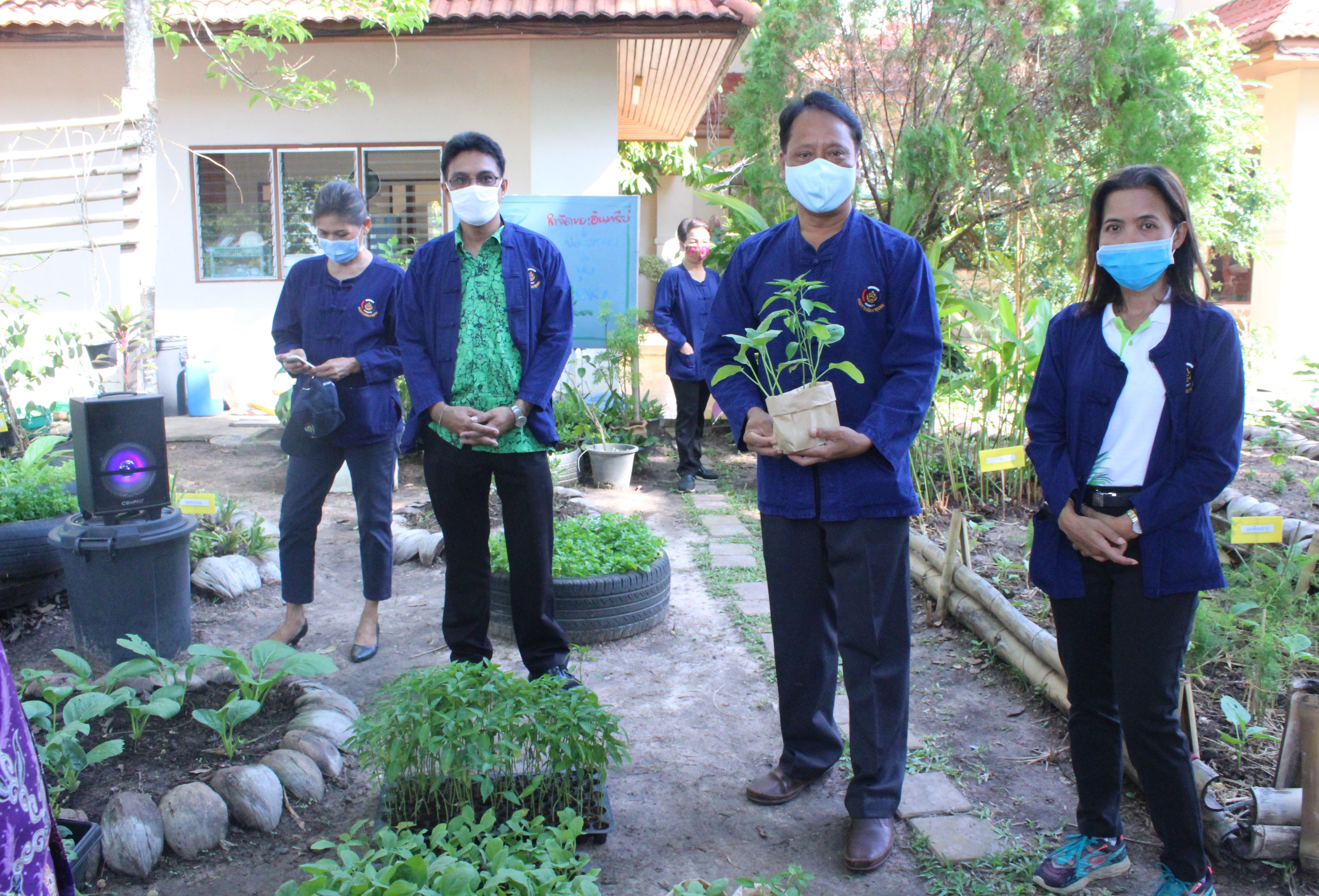เปิดปฏิบัติการ QUICK WIN 90 วัน “ปลูกผักสวนครัว” เพื่อสร้างความมั่นคงทางอาหาร ต้านภัยวิกฤต ต่อสู้ COVID 19 ด้วยการร่วมกันปลูกผักสวนครัว