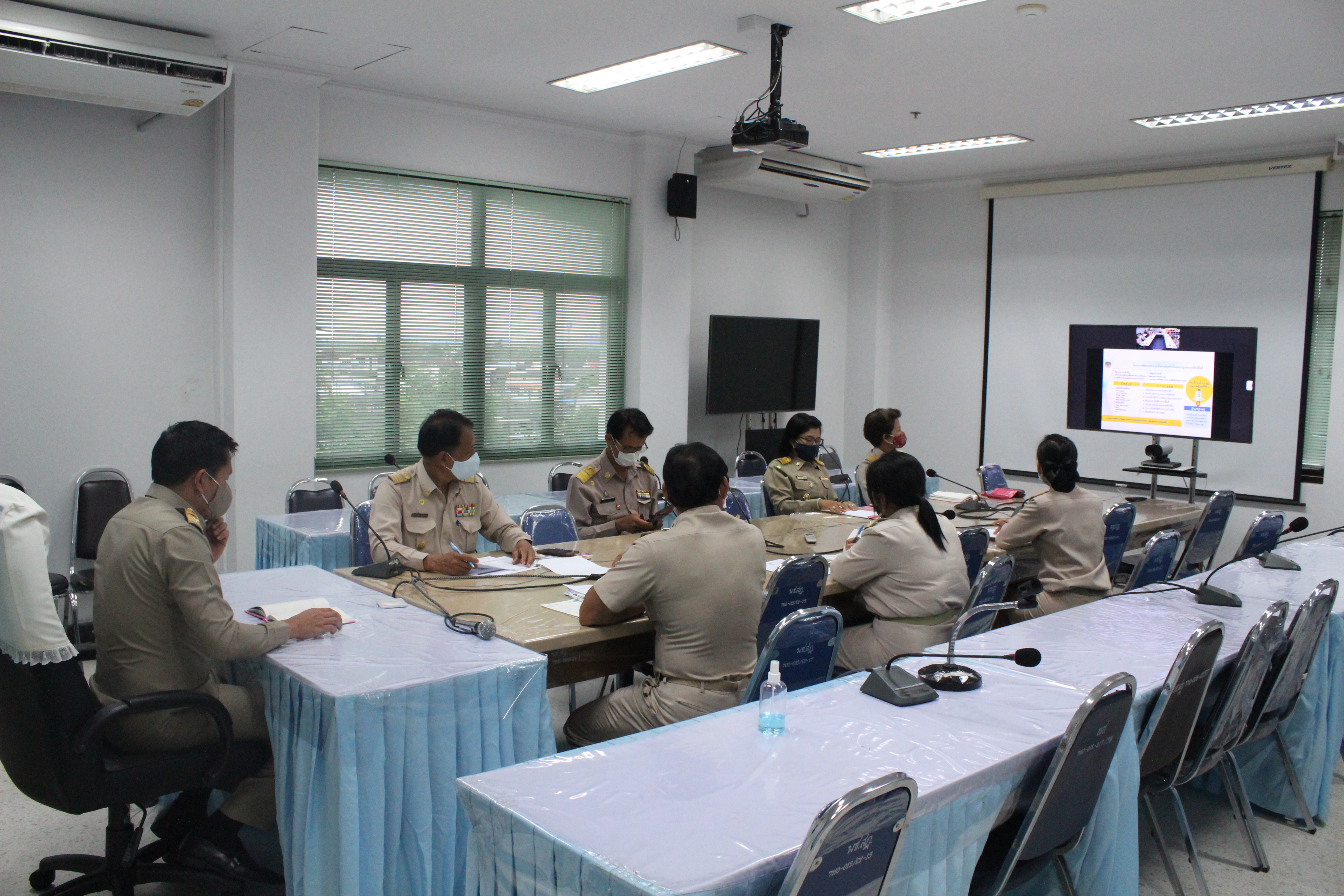 พช.สุราษฎร์ธานี ขานรับแนวทางการดำเนินงานแผนปฏิบัติการ 90 วัน “ปลูกผักสวนครัว เพื่อสร้างความมั่นคงทางอาหาร” และแนวทางการดำเนินโครงการพัฒนาคุณภาพชีวิตระดับครัวเรือนแบบบูรณาการเชิงพื้นที่