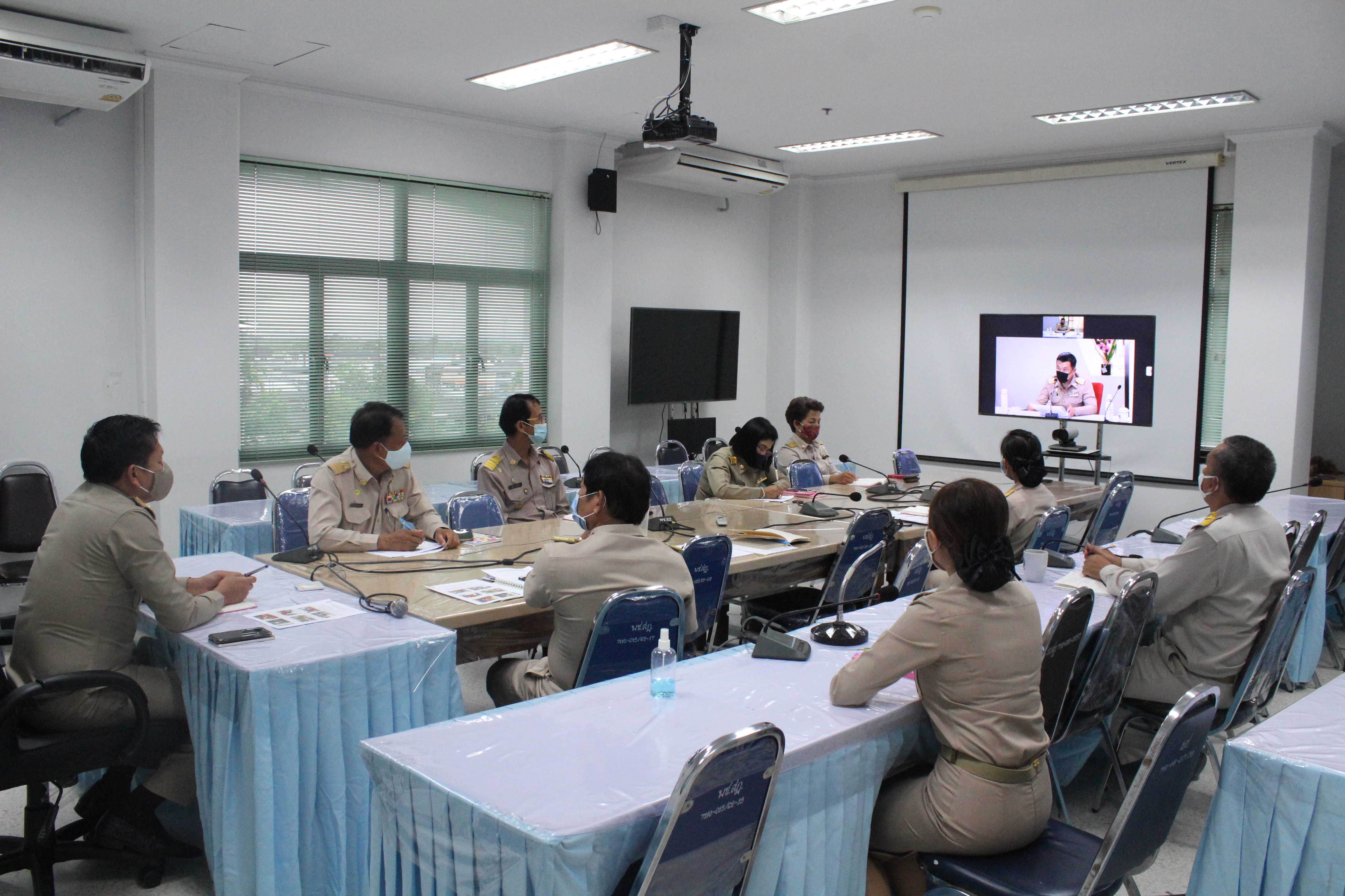 พช.สุราษฎร์ธานี ขานรับแนวทางการดำเนินงานแผนปฏิบัติการ 90 วัน “ปลูกผักสวนครัว เพื่อสร้างความมั่นคงทางอาหาร” และแนวทางการดำเนินโครงการพัฒนาคุณภาพชีวิตระดับครัวเรือนแบบบูรณาการเชิงพื้นที่