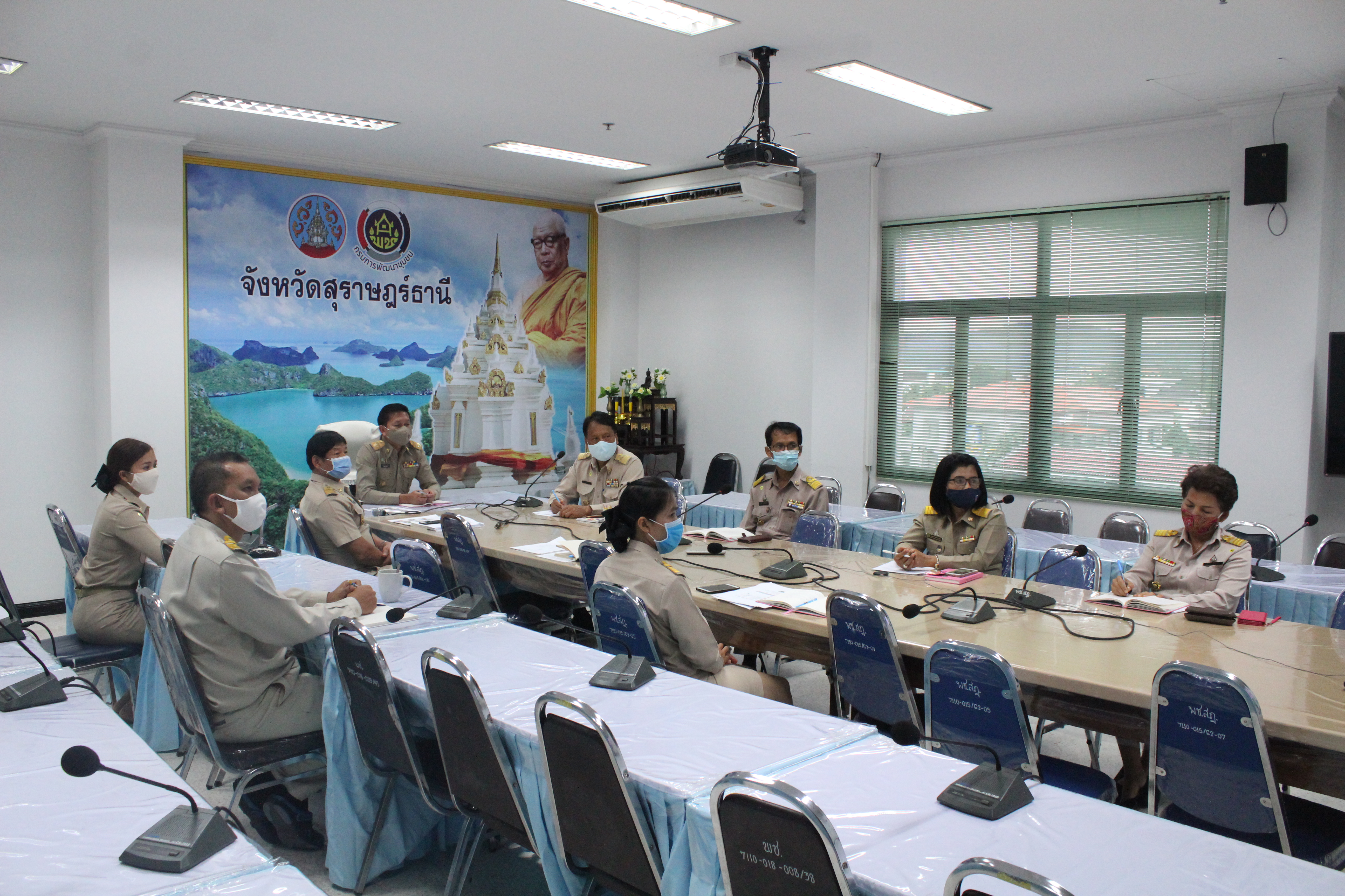 พช.สุราษฎร์ธานี ขานรับแนวทางการดำเนินงานแผนปฏิบัติการ 90 วัน “ปลูกผักสวนครัว เพื่อสร้างความมั่นคงทางอาหาร” และแนวทางการดำเนินโครงการพัฒนาคุณภาพชีวิตระดับครัวเรือนแบบบูรณาการเชิงพื้นที่