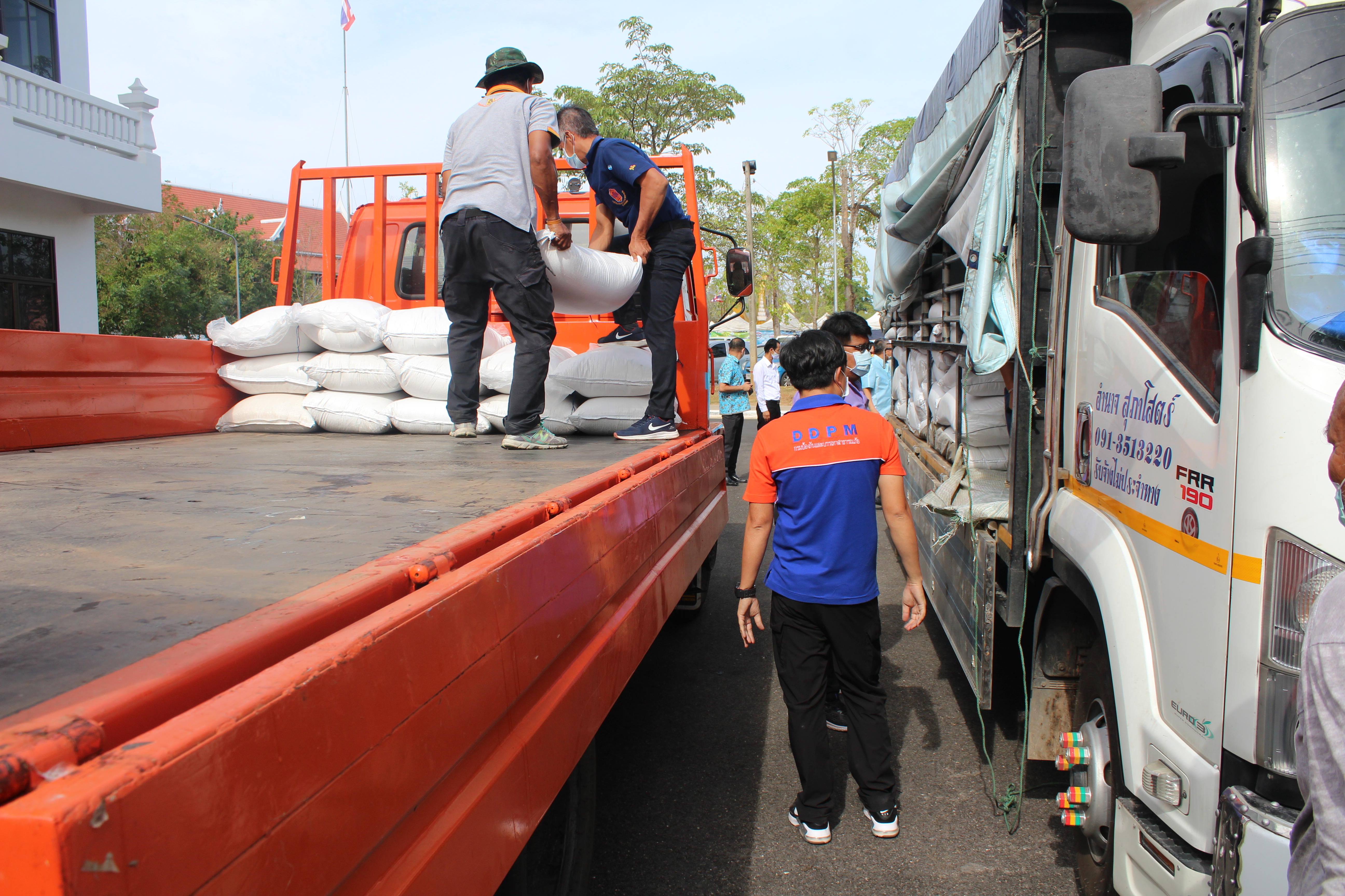 ร่วมด้วยช่วยกัน บรรเทาผลกระทบจากการแพร่ระบาดของ  COVID-19