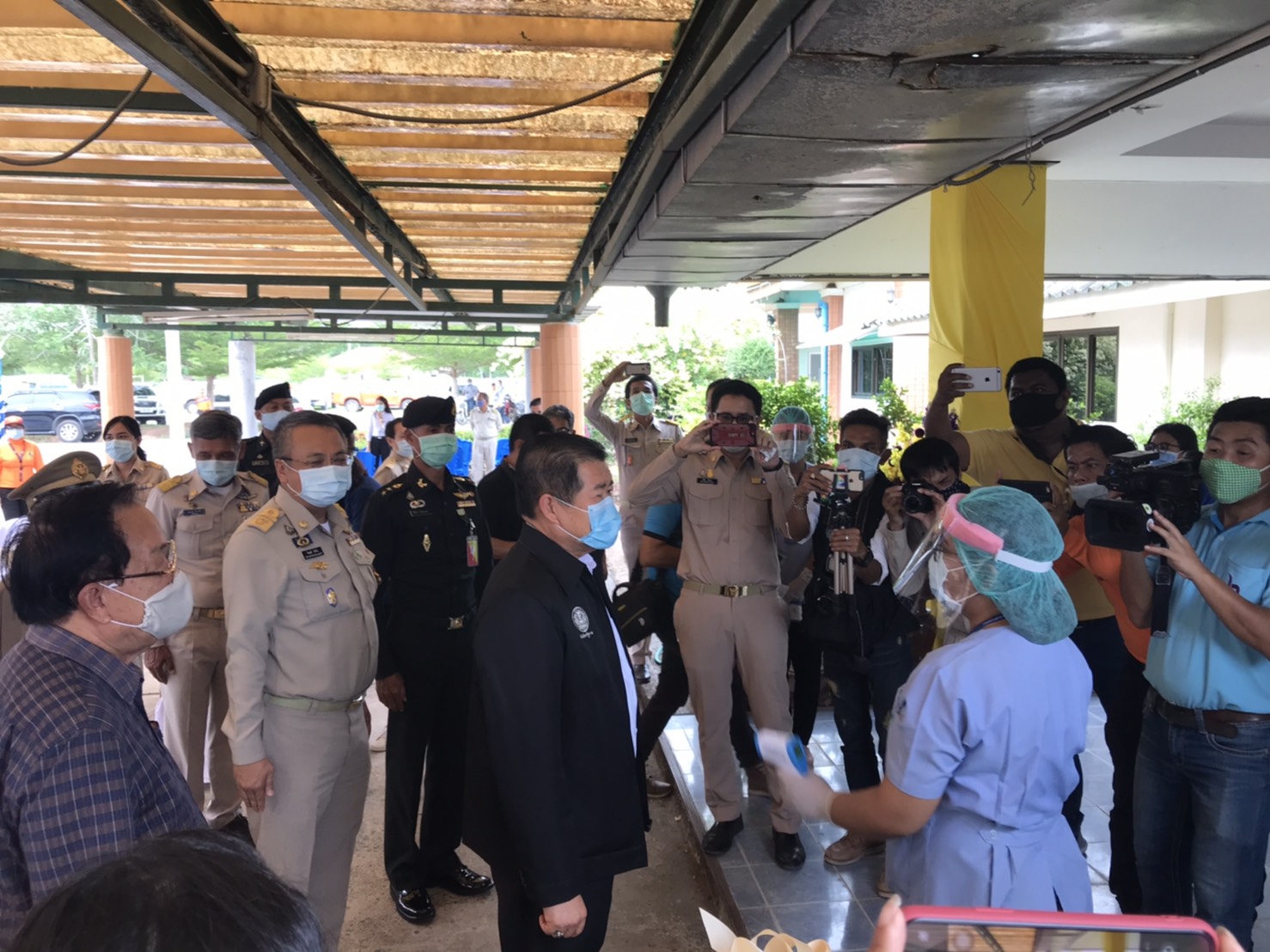 ชาวจังหวัดสุราษฎร์ธานี ยินดีต้อนรับ นายนิพนธ์ บุญญามณี รัฐมนตรีช่วยว่าการกระทรวงมหาดไทย