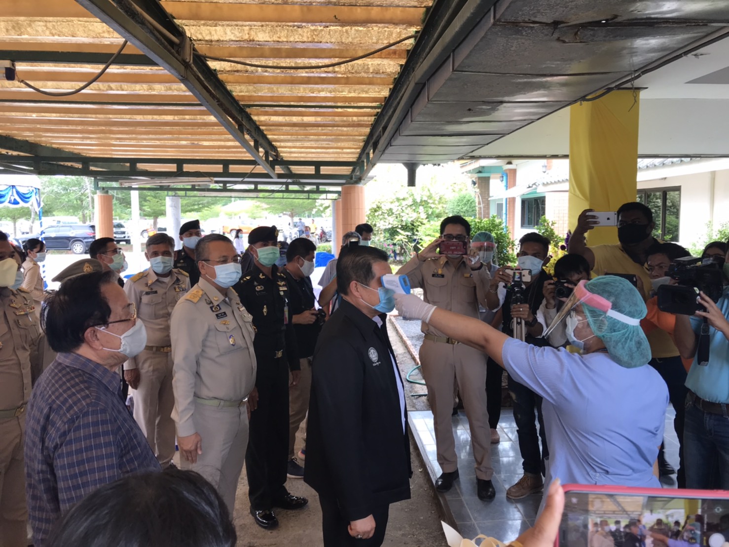 ชาวจังหวัดสุราษฎร์ธานี ยินดีต้อนรับ นายนิพนธ์ บุญญามณี รัฐมนตรีช่วยว่าการกระทรวงมหาดไทย