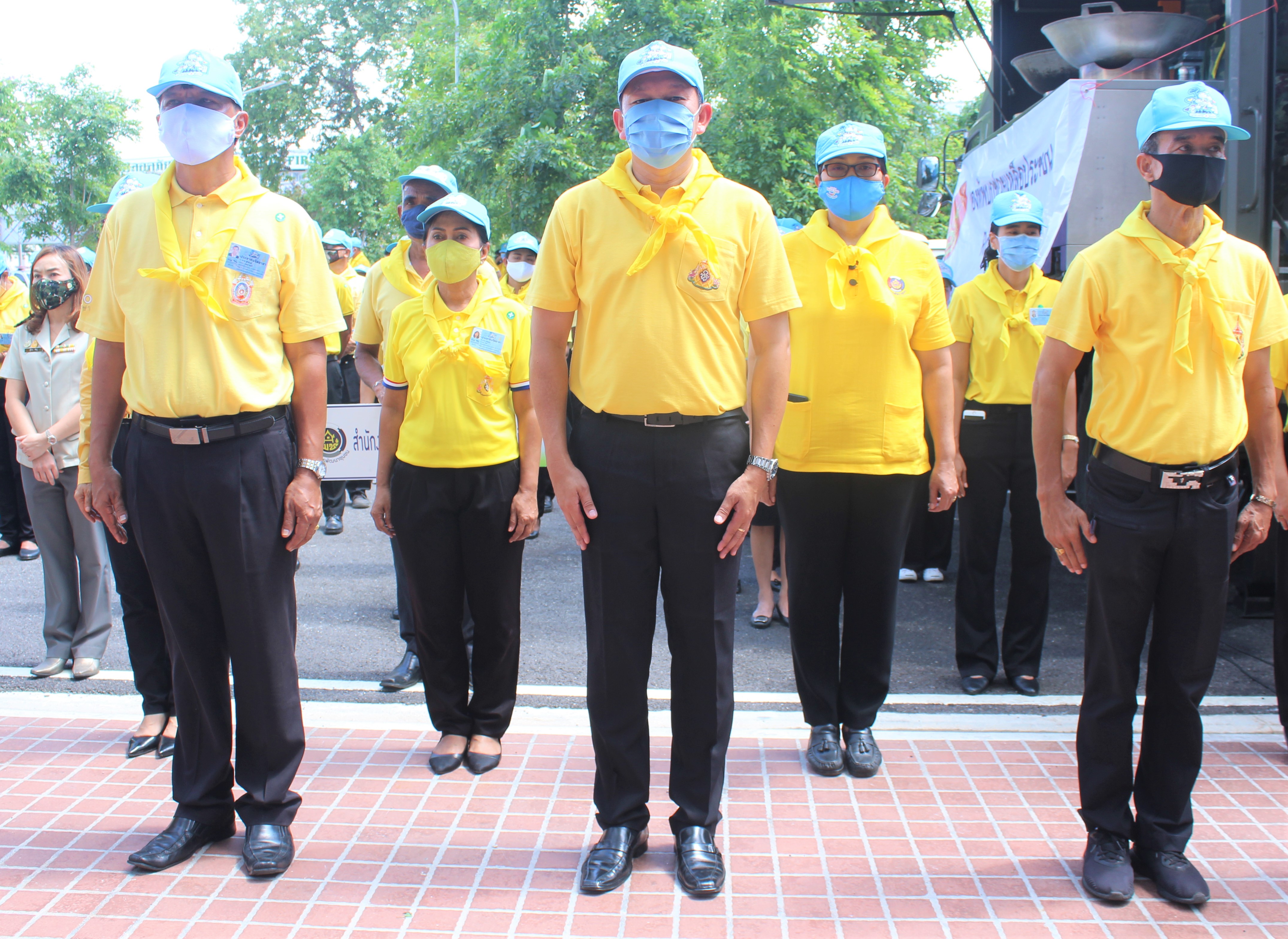 พจ.สุราษฎร์ธานี นำพืชผักสวนครัว มอบโรงครัวปรุงอาหาร