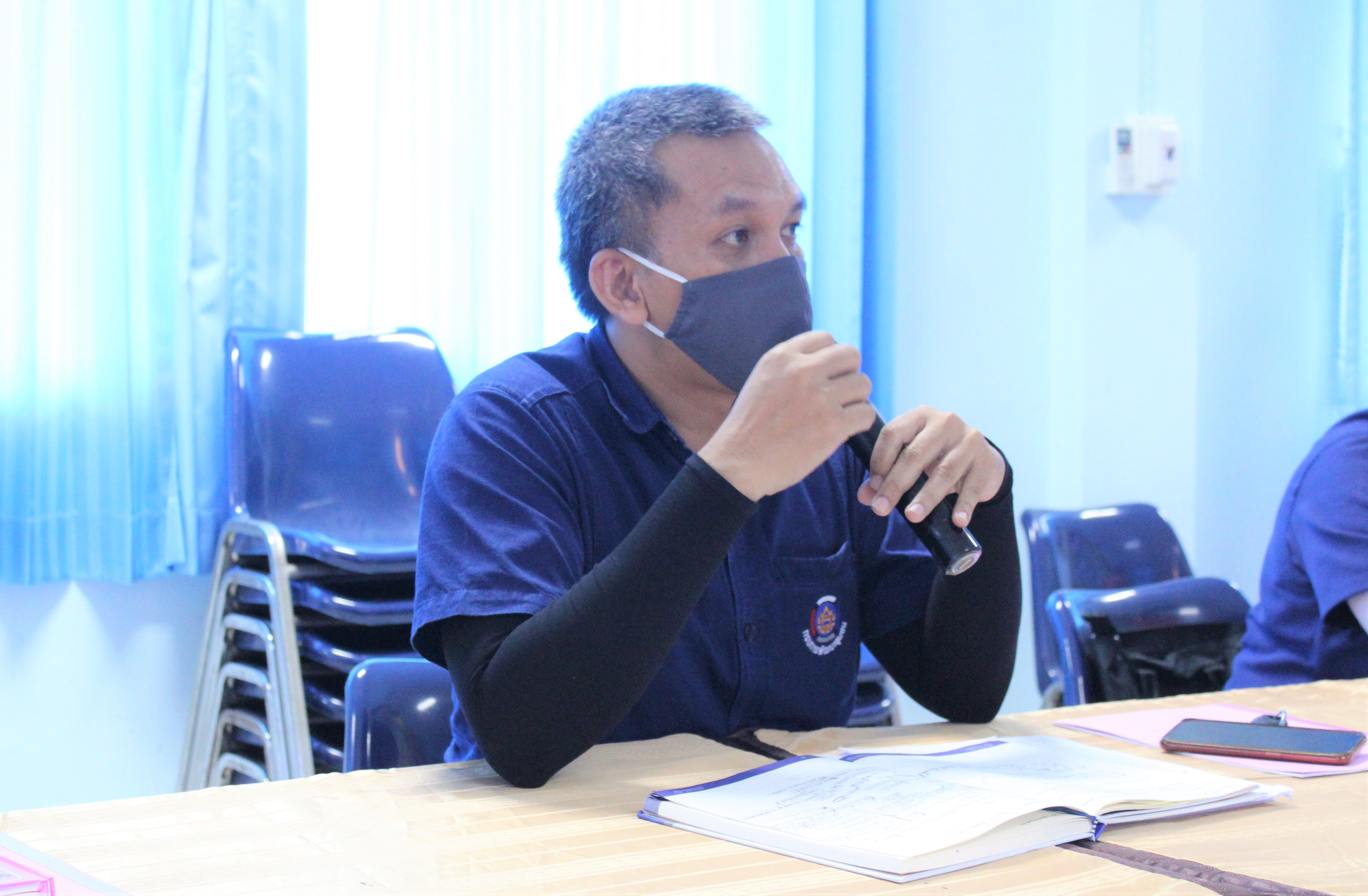 พจ.  ลงพื้นที่อำเภอไชยา  มอบเมล็ดพันธุ์ผัก  ส่งเสริมเศรษฐกิจฐานราก