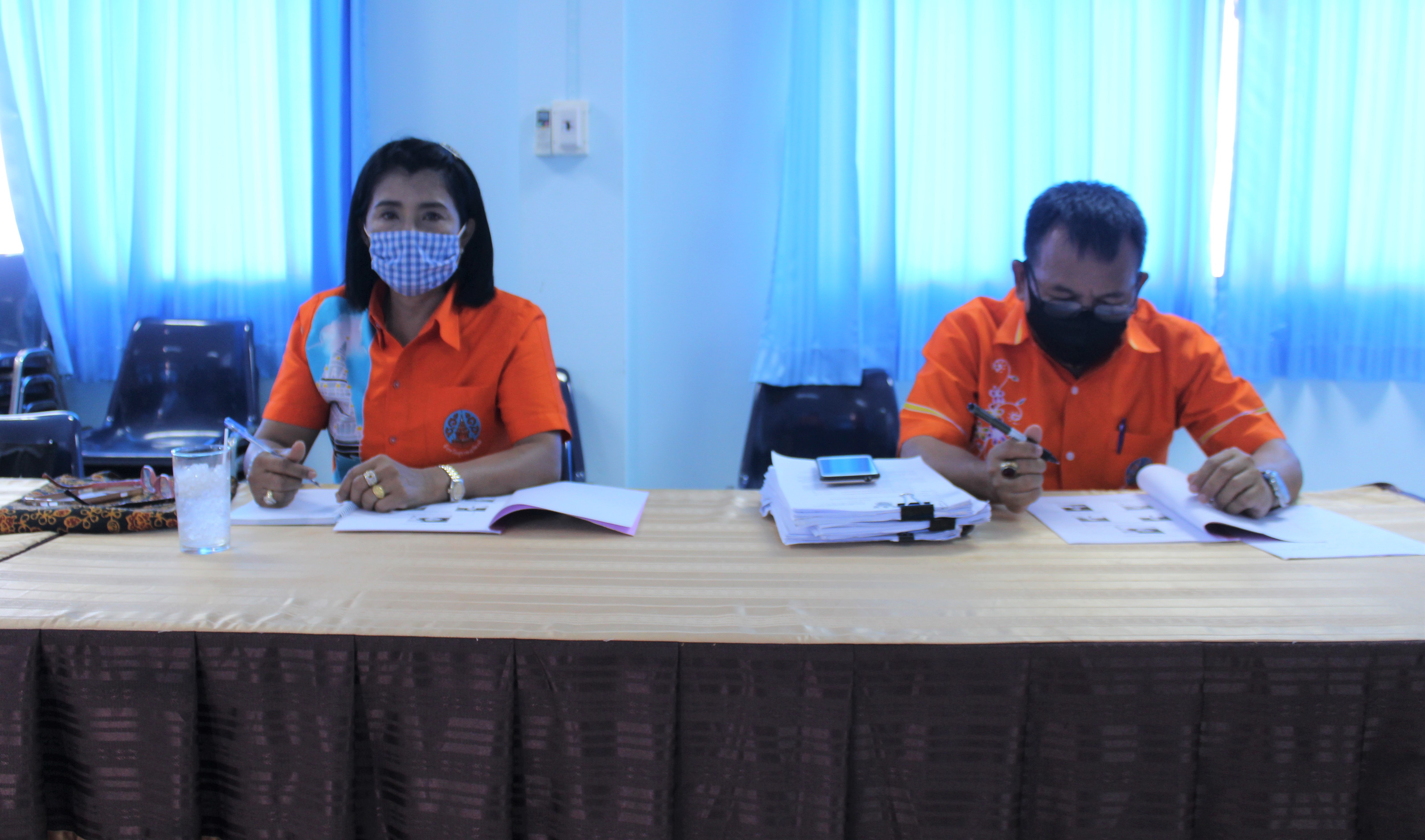 พจ.  ลงพื้นที่อำเภอไชยา  มอบเมล็ดพันธุ์ผัก  ส่งเสริมเศรษฐกิจฐานราก