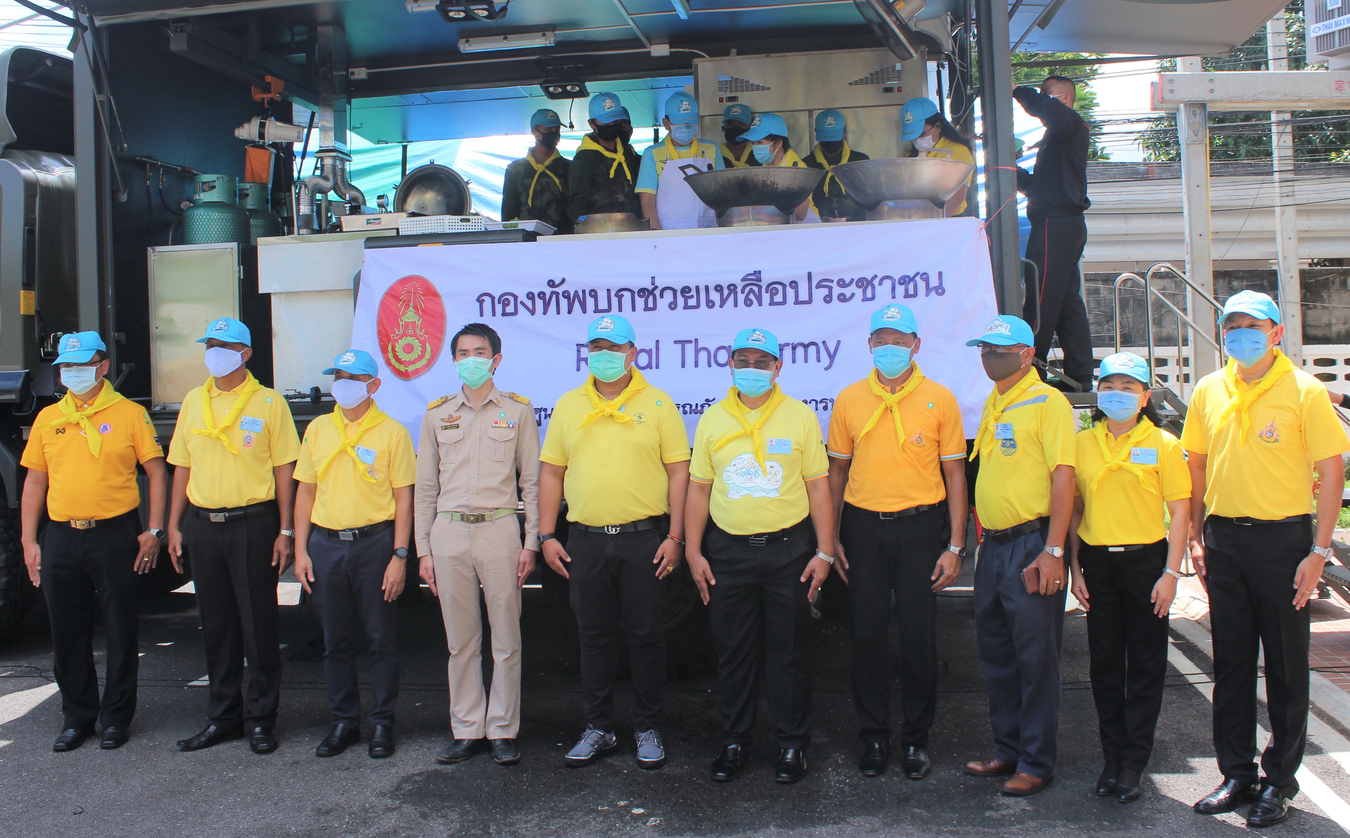 พจ.สุราษฎร์ธานี นำพืชผักสวนครัว มอบโรงครัวปรุงอาหาร