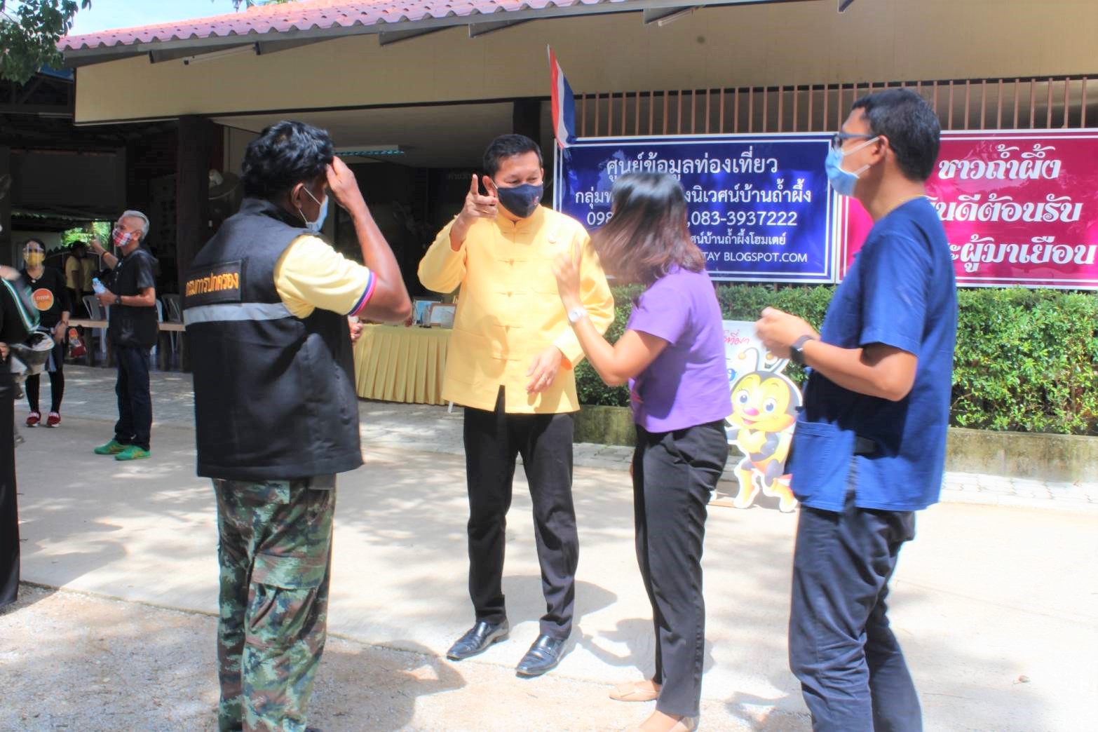 สำนักงานพัฒนาชุมชนจังหวัดสุราษฎร์ธานีและสื่อมวลชน ลงพื้นที่ให้กำลังใจ ห่วงใยชาวชุมชนท่องเที่ยว OTOP นวัตวิถี จากสถานการณ์ COVID-19