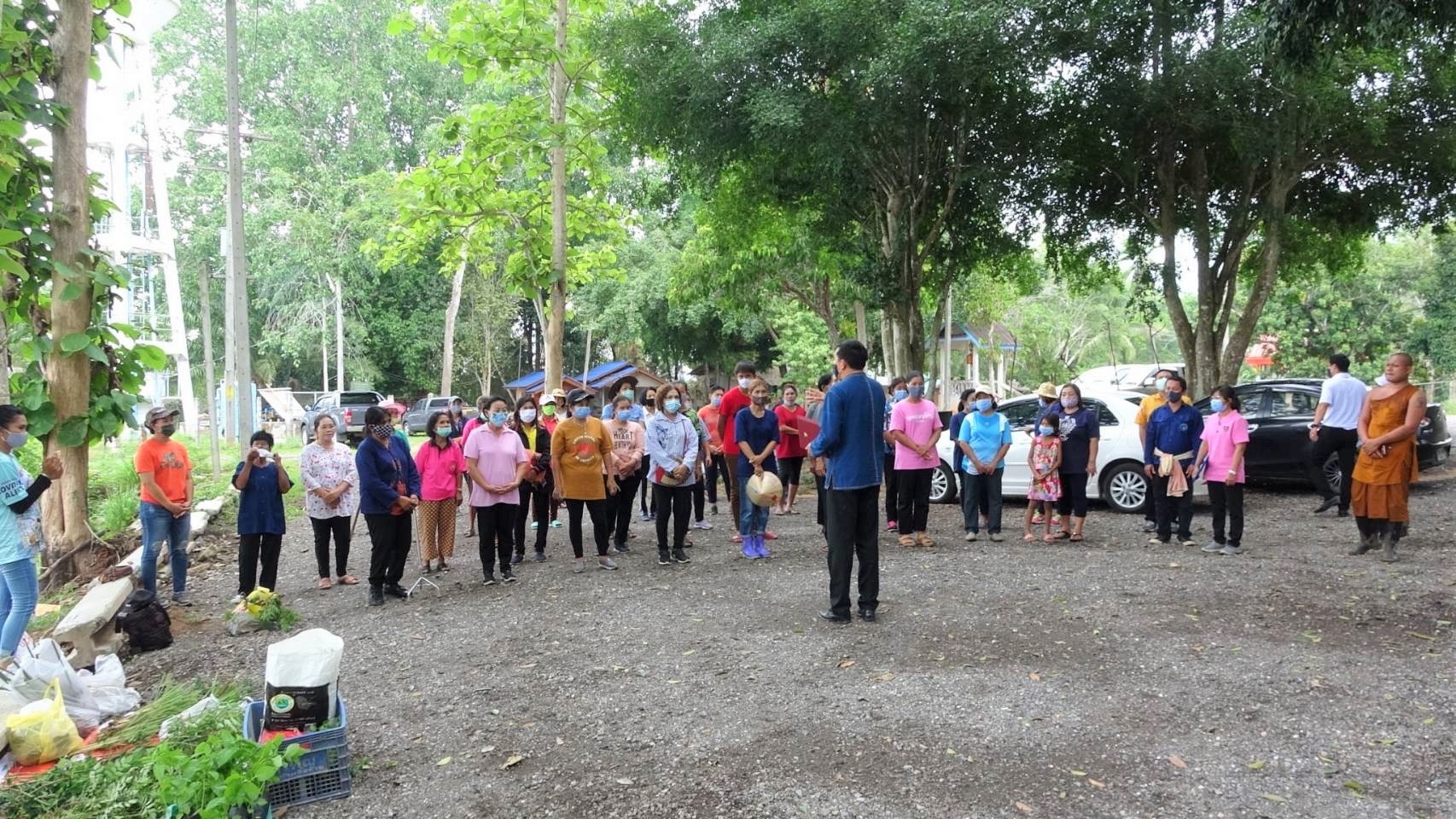 พจ. ขยายผลการปลูกผักสวนครัวจากวัดสู่ชุมชน ตามหลัก “บวร”