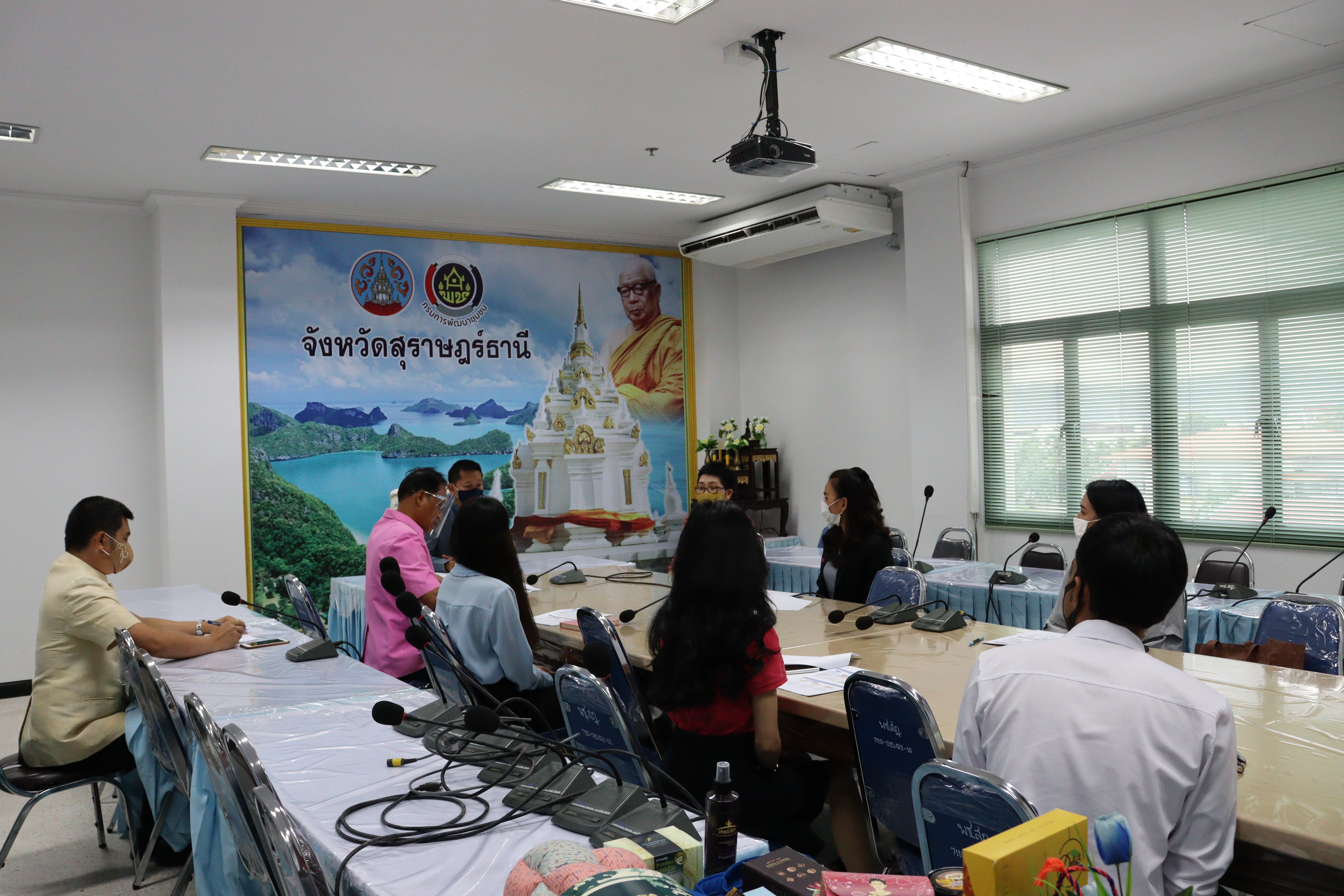 พช.สุราษฎร์ธานี ปฐมนิเทศนักการตลาดรุ่นใหม่ (OTOP)