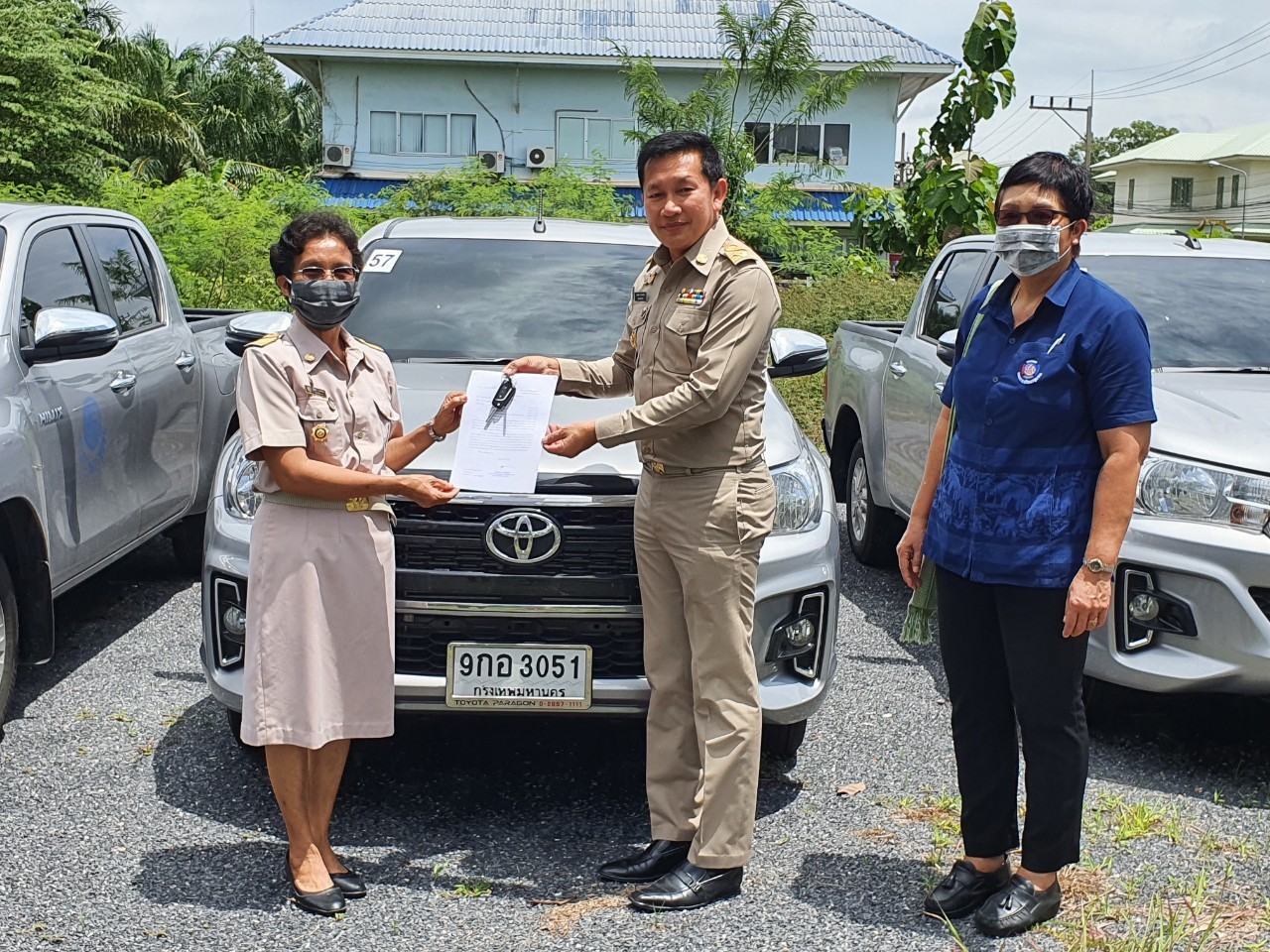 อธิบดีกรมการพัฒนาชุมชน มอบรถยนต์เสริมสมรรถะงาน พช.ในระดับพื้นที่และจังหวัดสุราษฎร์ธานี