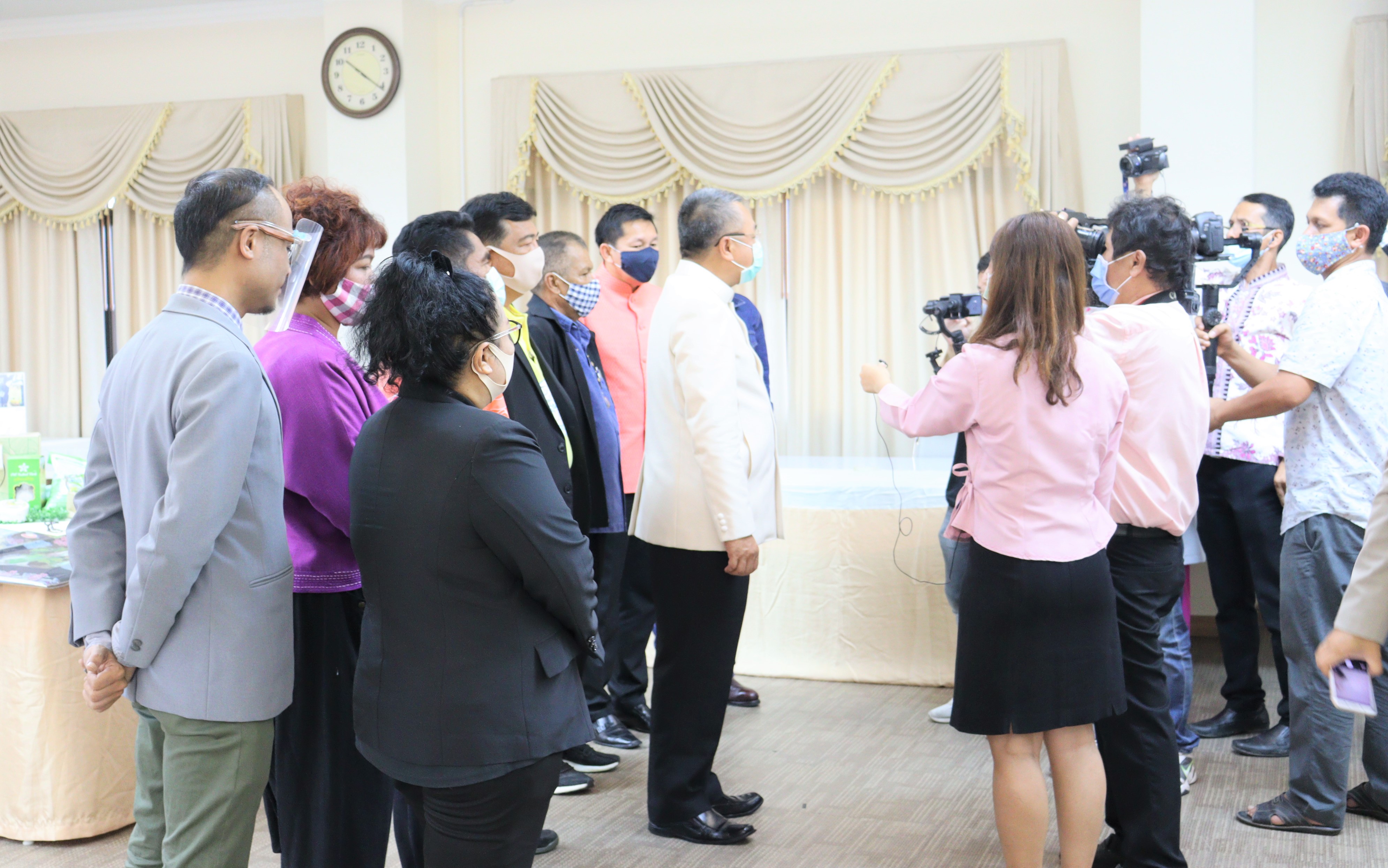 พจ.สุราษฎร์ธานี  เดินหน้าโครงการสุราษฎร์มีดี  ด้วยการทำ MOU กับ 4 หน่วยงานหลักและ 4 เครือข่าย