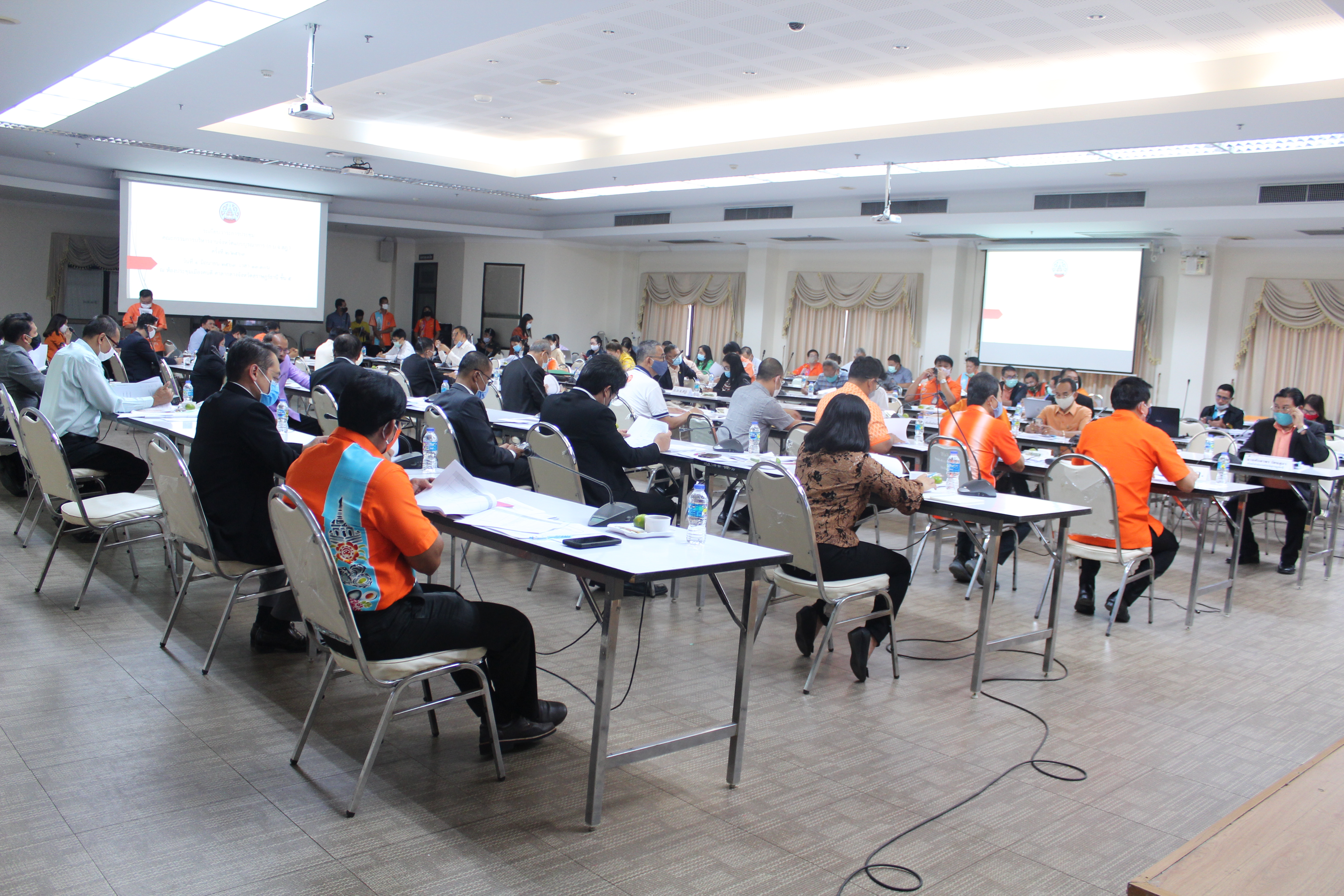 พช.สุราษฎร์ธานี เสนอร่างแผนฟื้นฟูเศรษฐกิจและสังคม มูลค่าเกือบ 100 ล้าน