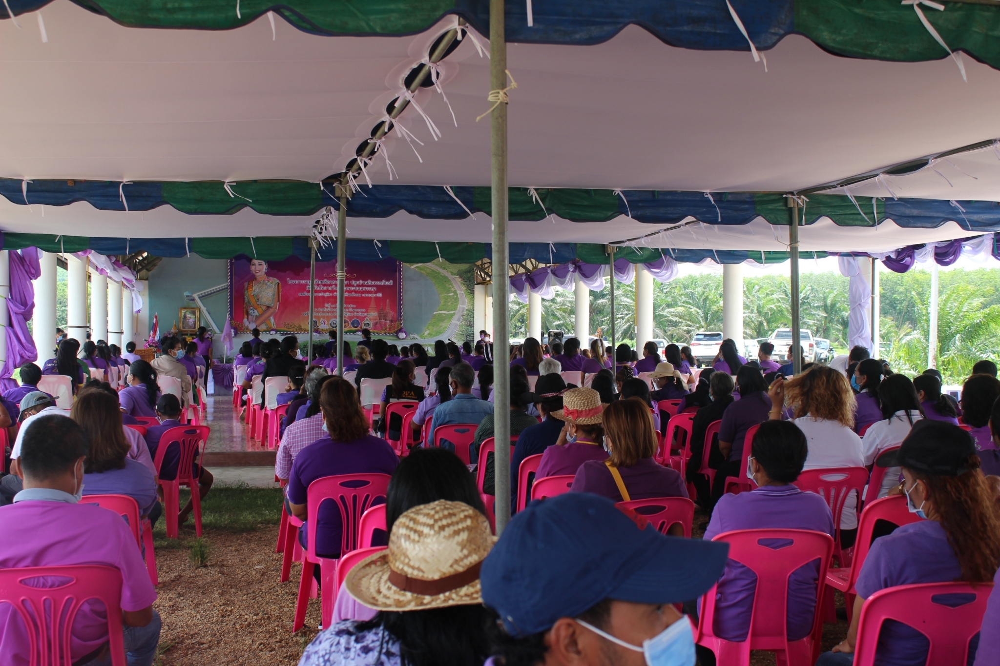 จัดกิจกรรมรวมพลังสตรีอาสาพัฒนา ปลูกป่าเฉลิมพระเกียรติ