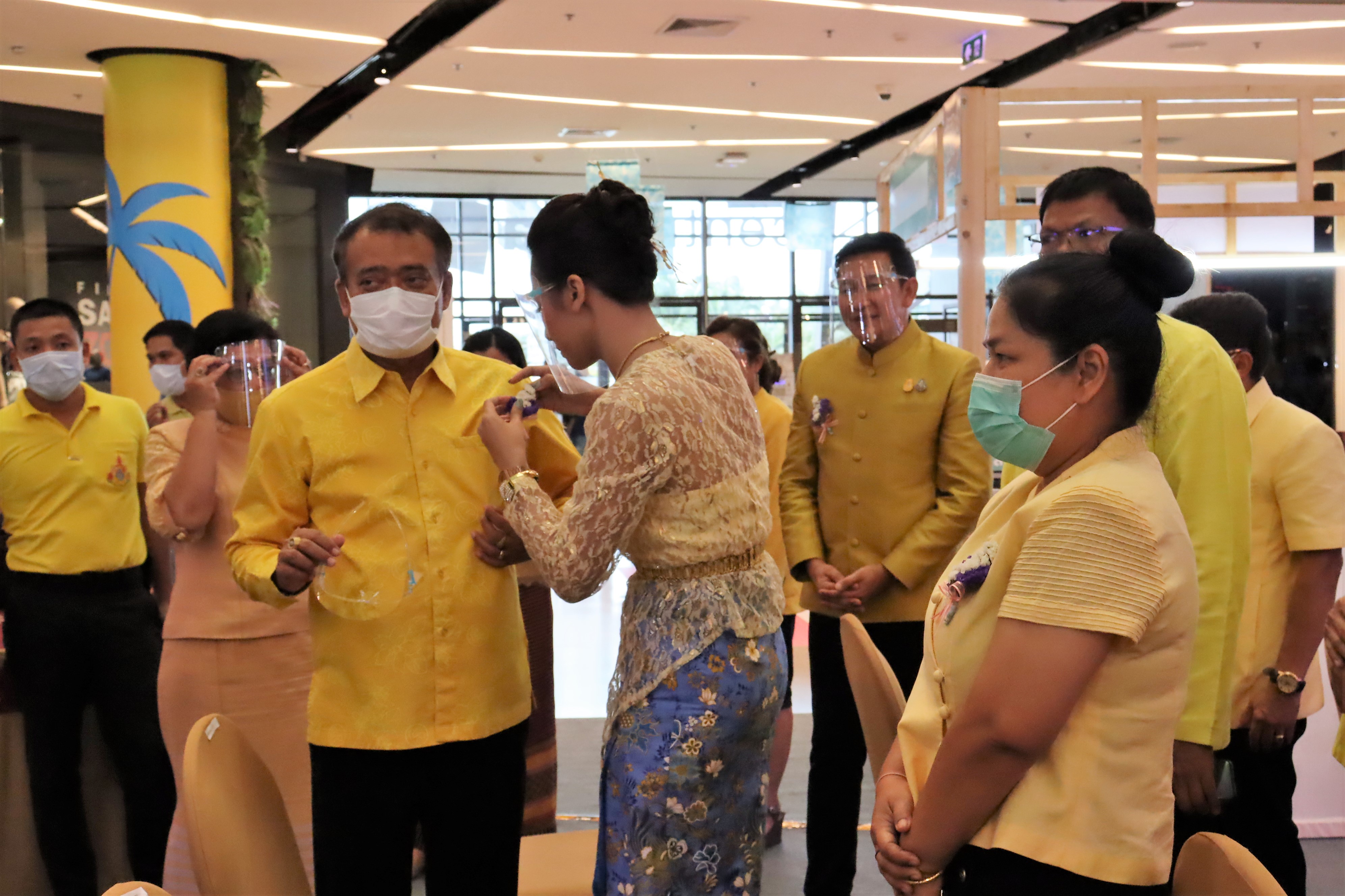 พช.สุราษฎร์ธานี เชิญช้อป แชะ ชิม ชม ของดีอ่าวไทย