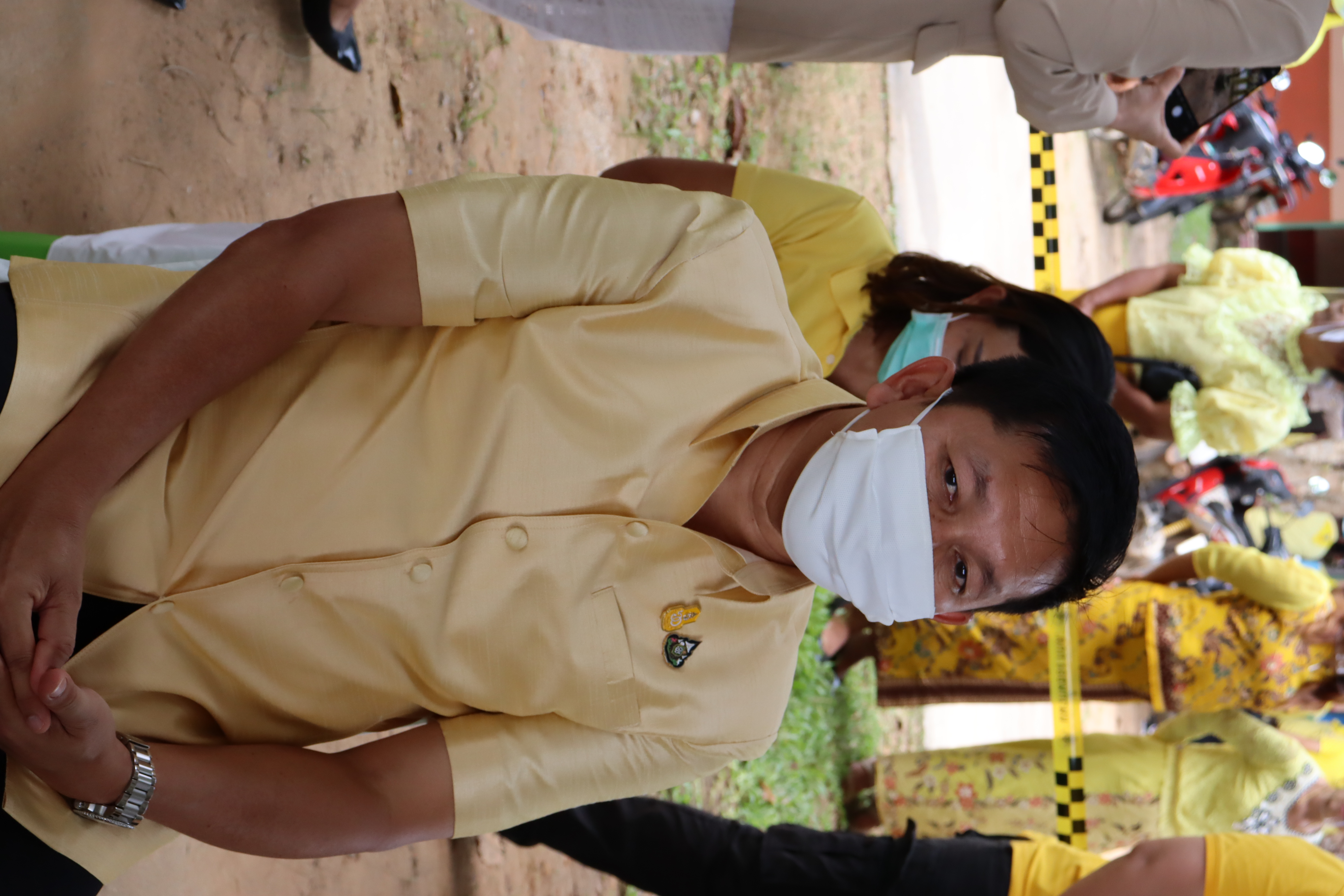 “หน่วยบำบัดทุกข์ บำรุงสุข สร้างรอยยิ้มให้ประชาชน” (จังหวัดเคลื่อนที่ สามัคคี ปรองดอง สมานฉันท์ สร้างความสุขให้คนในชาติ)